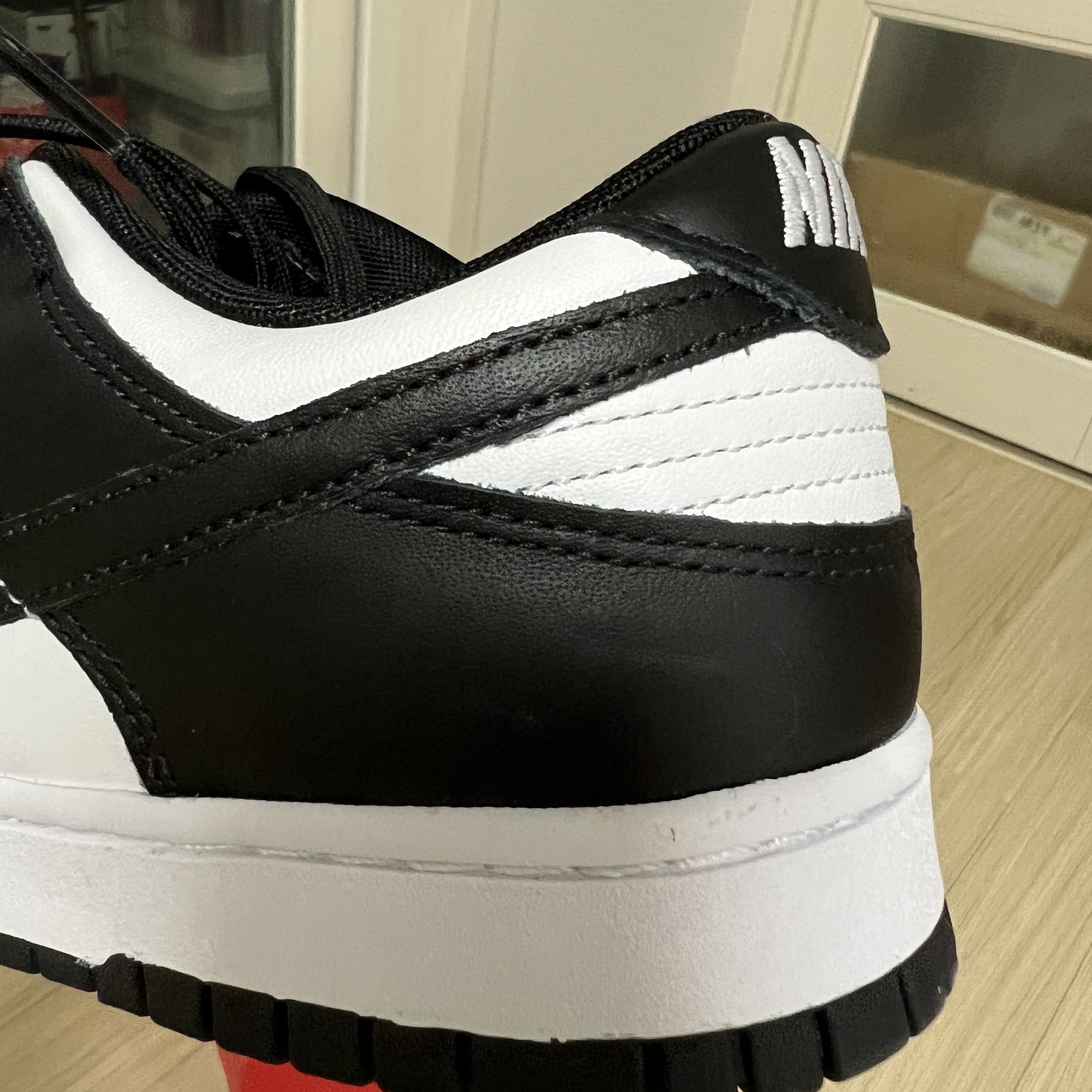 Nike Dunk Low Retro Black 착용 스타일 - 4