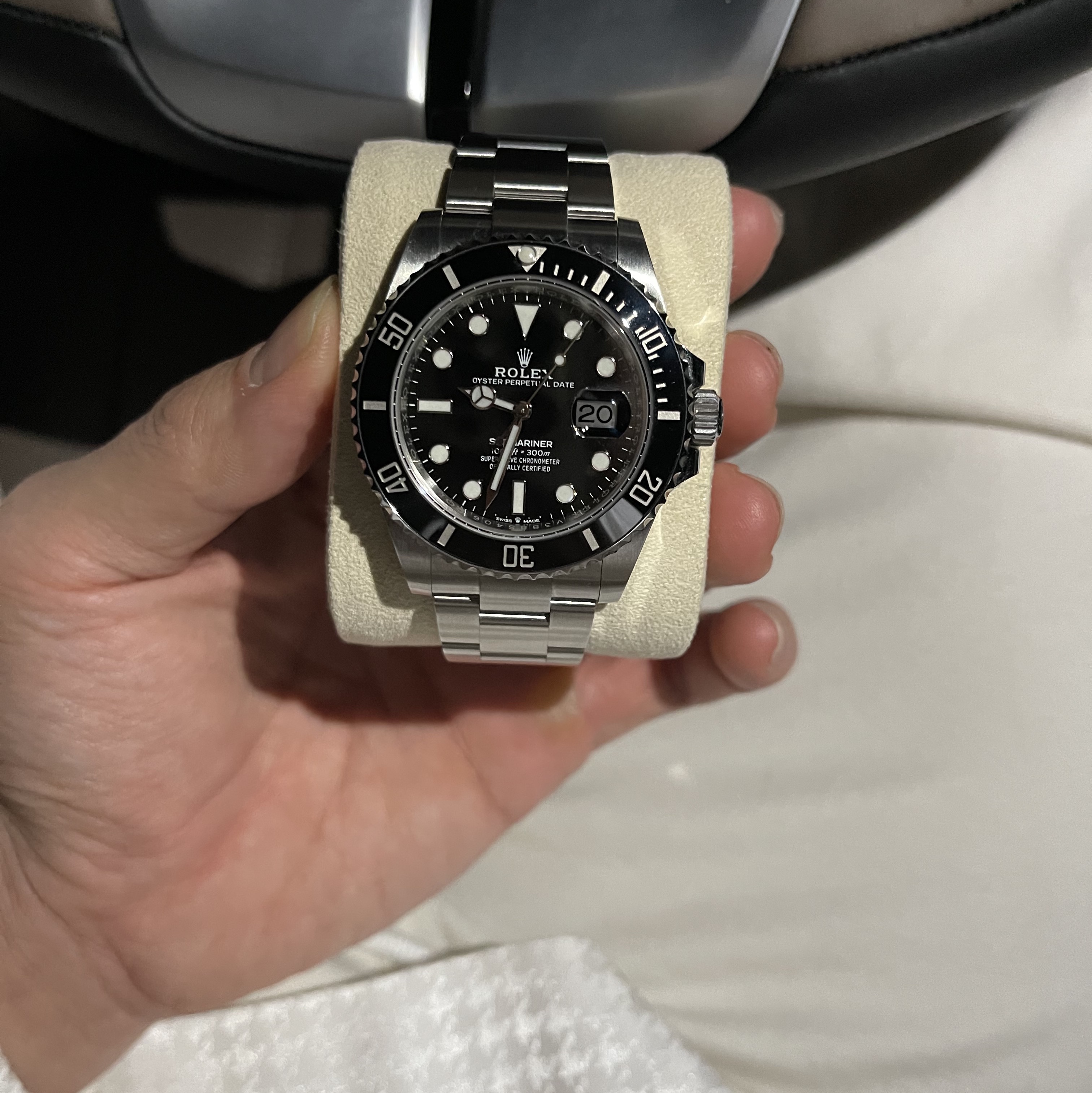 Rolex Submariner Date 41mm 126610LN Black Oyster 착용 스타일 - 3