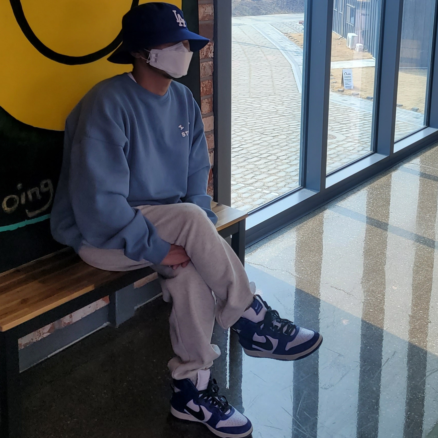 IAB Studio Crewneck Sky Blue, Nike x Ambush Dunk High Deep Royal Blue 착용 스타일 - 2
