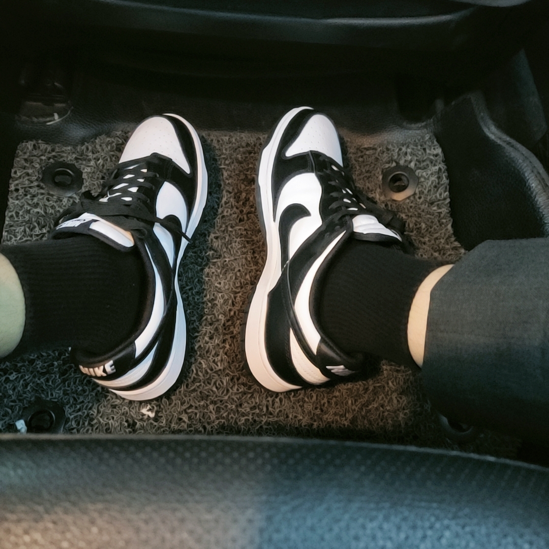 Nike Dunk Low Retro Black 착용 스타일
