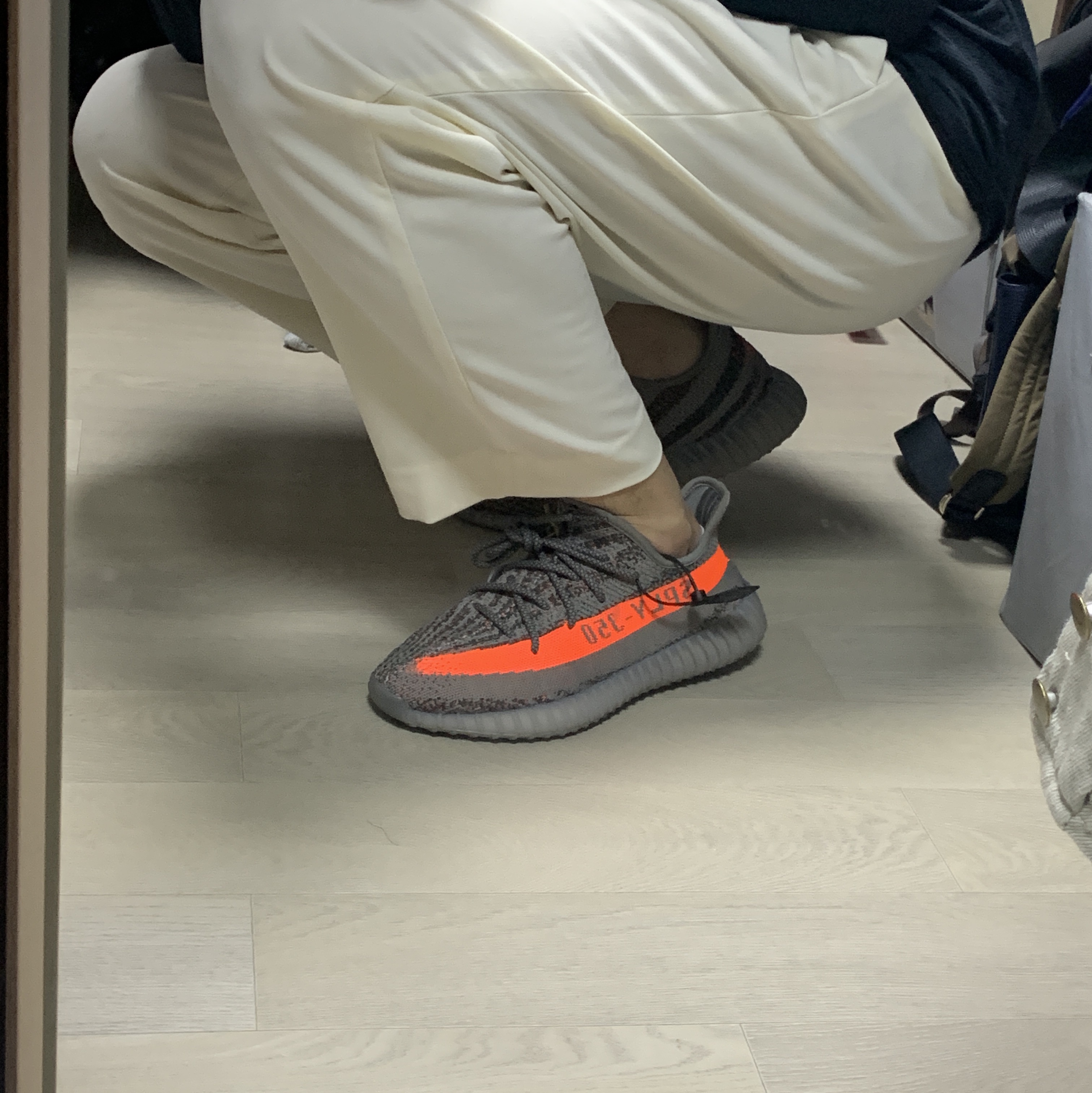 Adidas Yeezy Boost 350 V2 Beluga - Reflective 착용 스타일 - 2