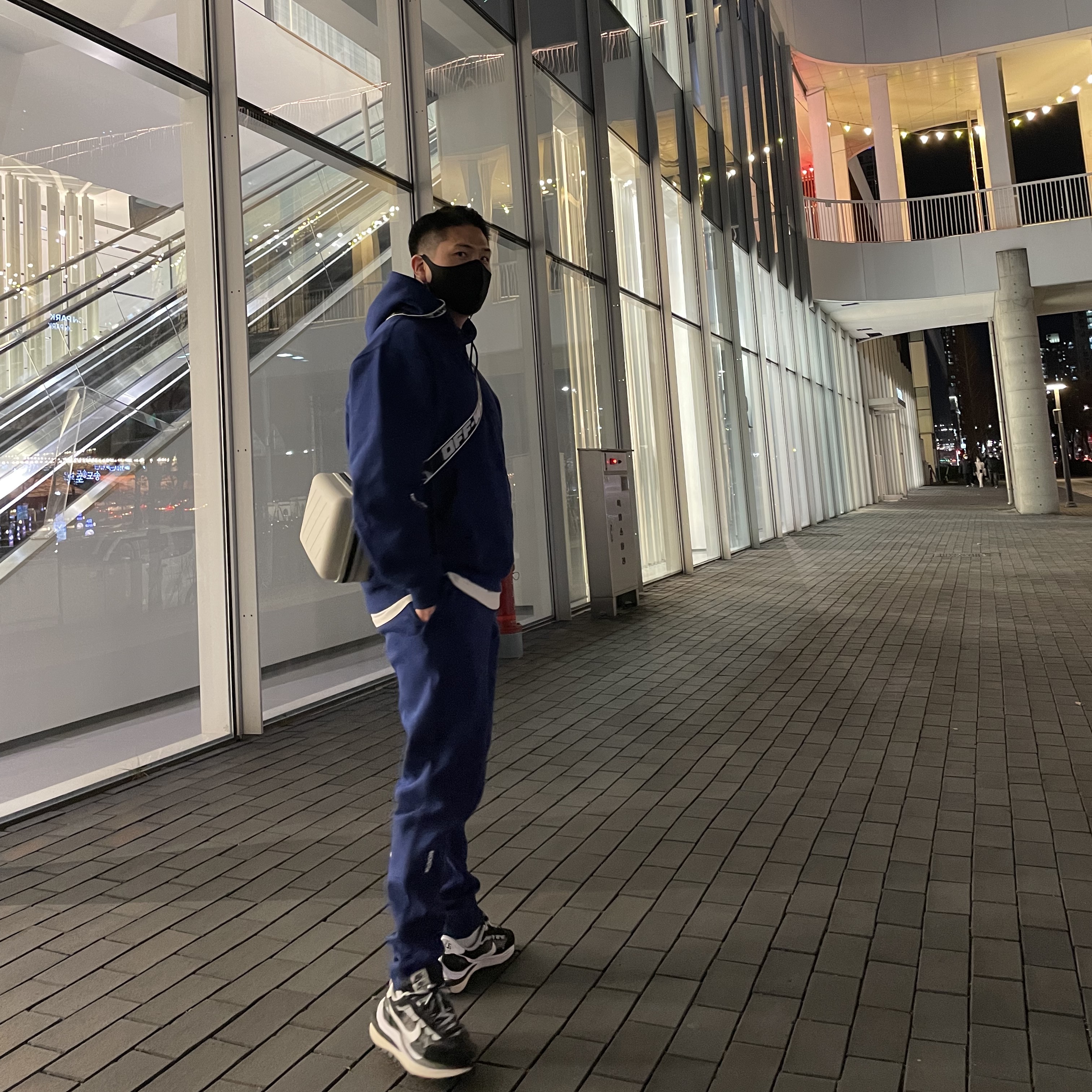 Nike x Drake Nocta Cardinal Stock Essential Hoodie Navy - US/EU, Nike x Sacai VaporWaffle Black White 착용 스타일 - 1