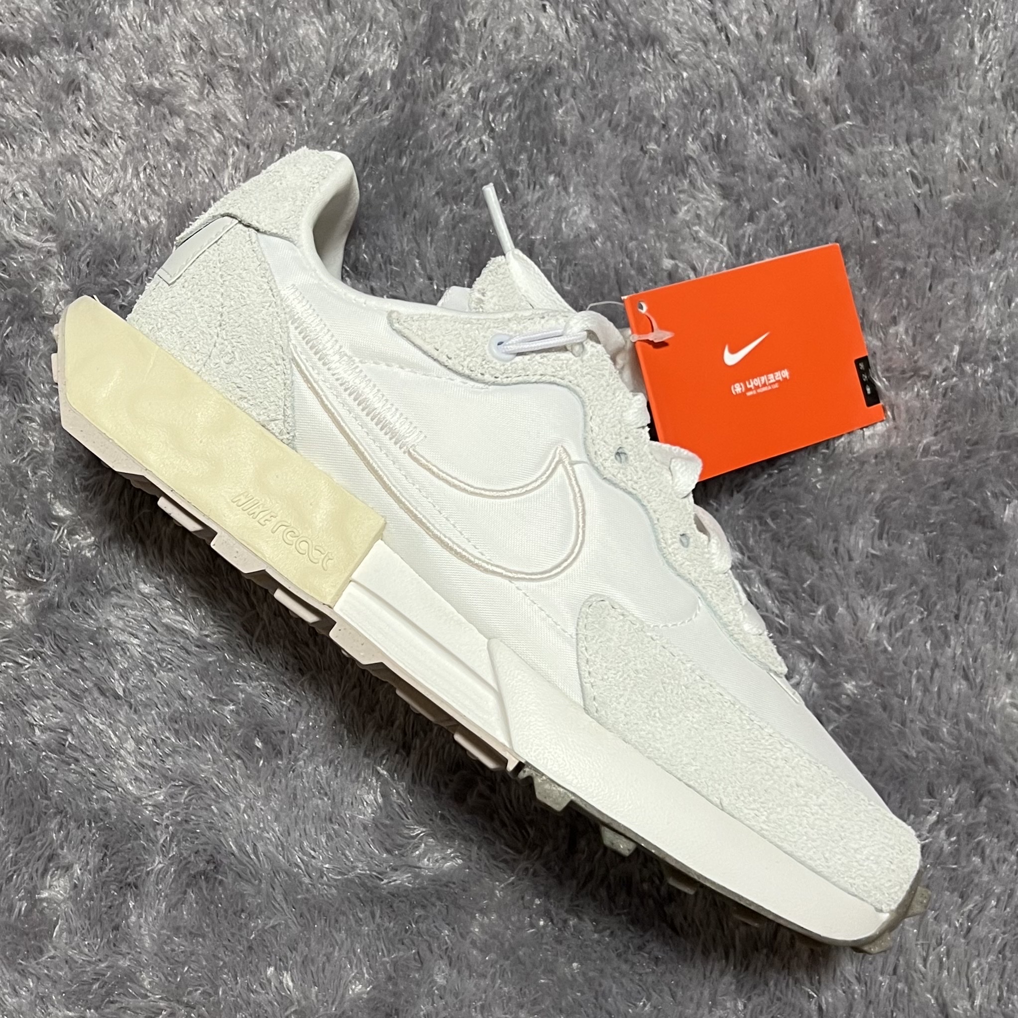 (W) Nike Fontanka Waffle White 착용 스타일