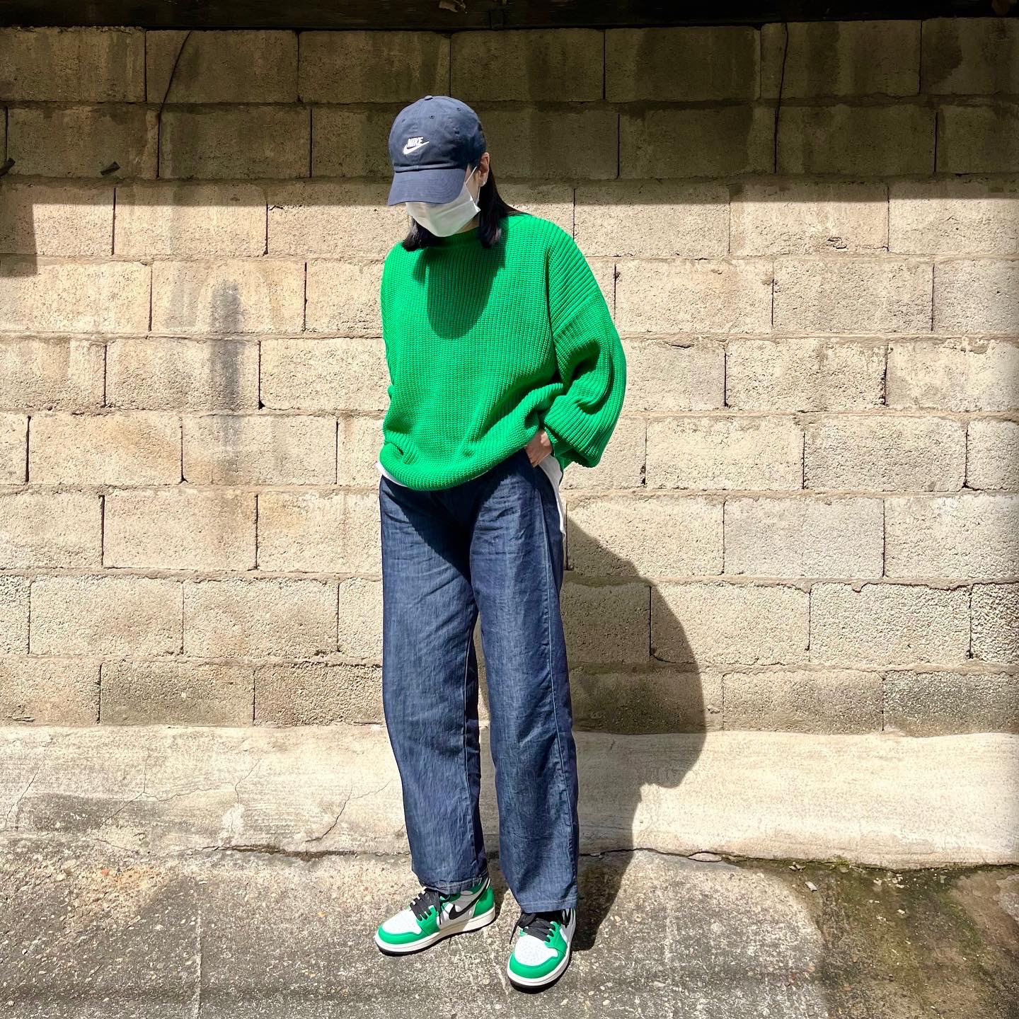 (W) Jordan 1 Retro High OG Lucky Green, Nike Heritage 86 Futura Washed Cap Black White 착용 스타일 - 2
