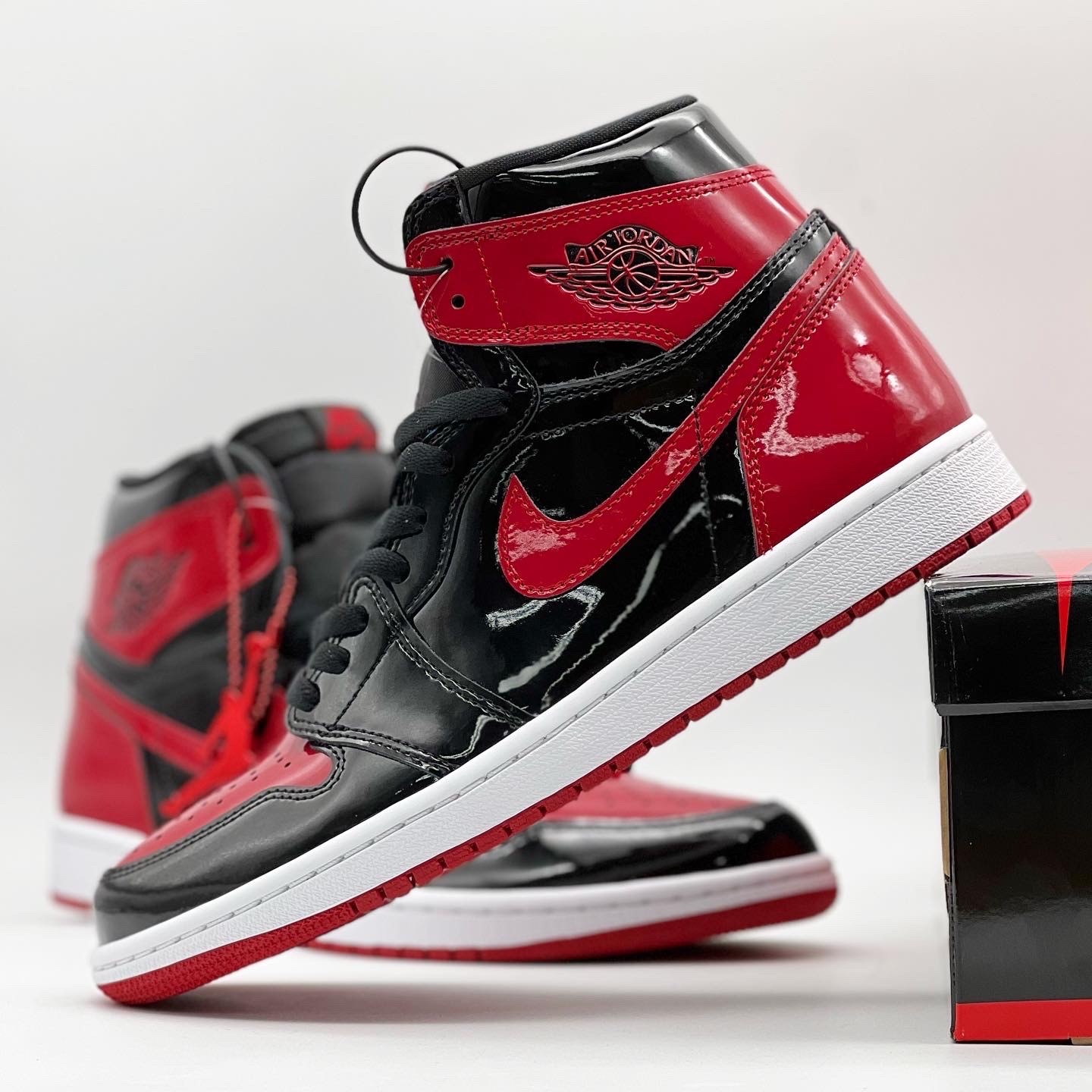 Jordan 1 Retro High OG Patent Bred 착용 스타일 - 4