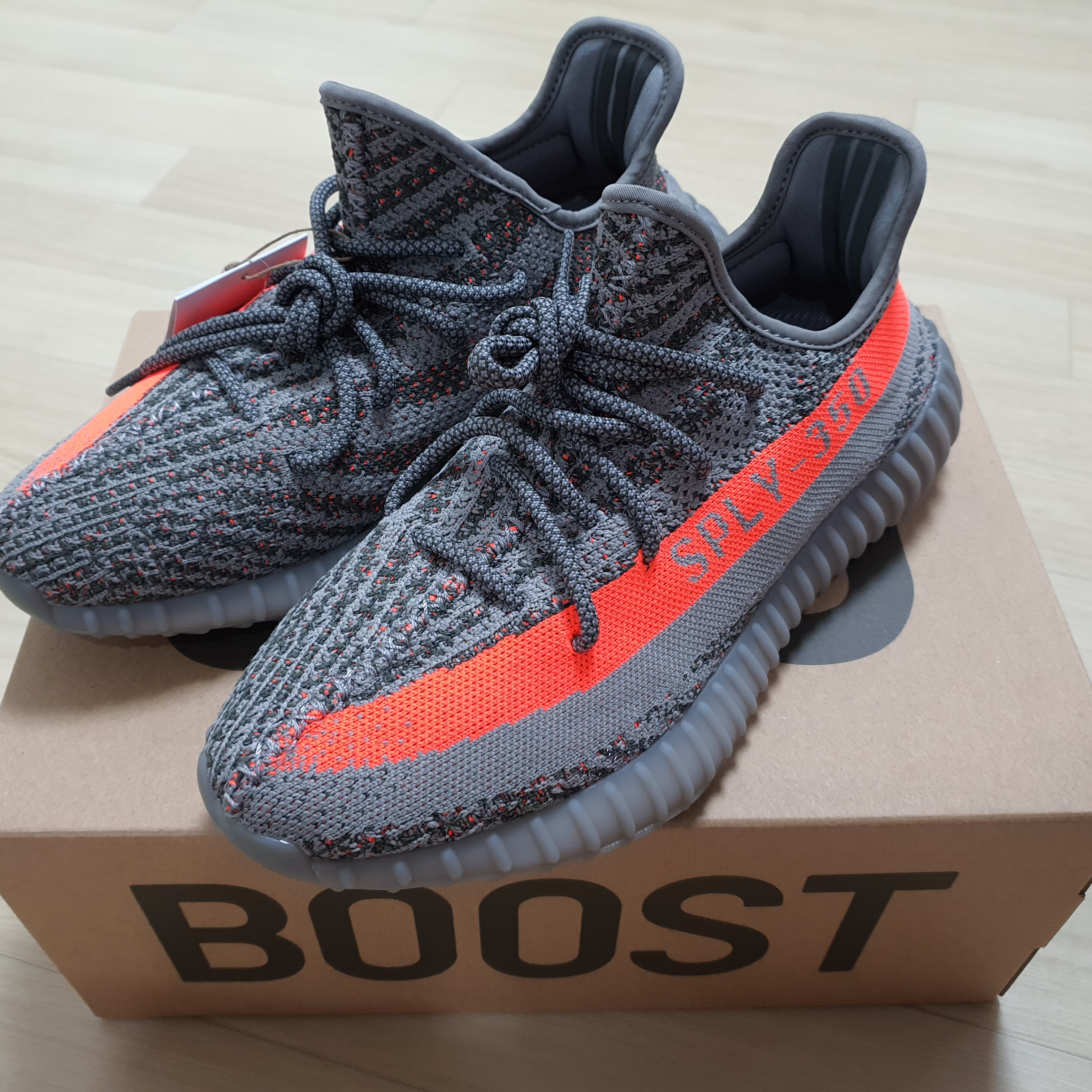 Adidas Yeezy Boost 350 V2 Beluga - Reflective 착용 스타일 - 3