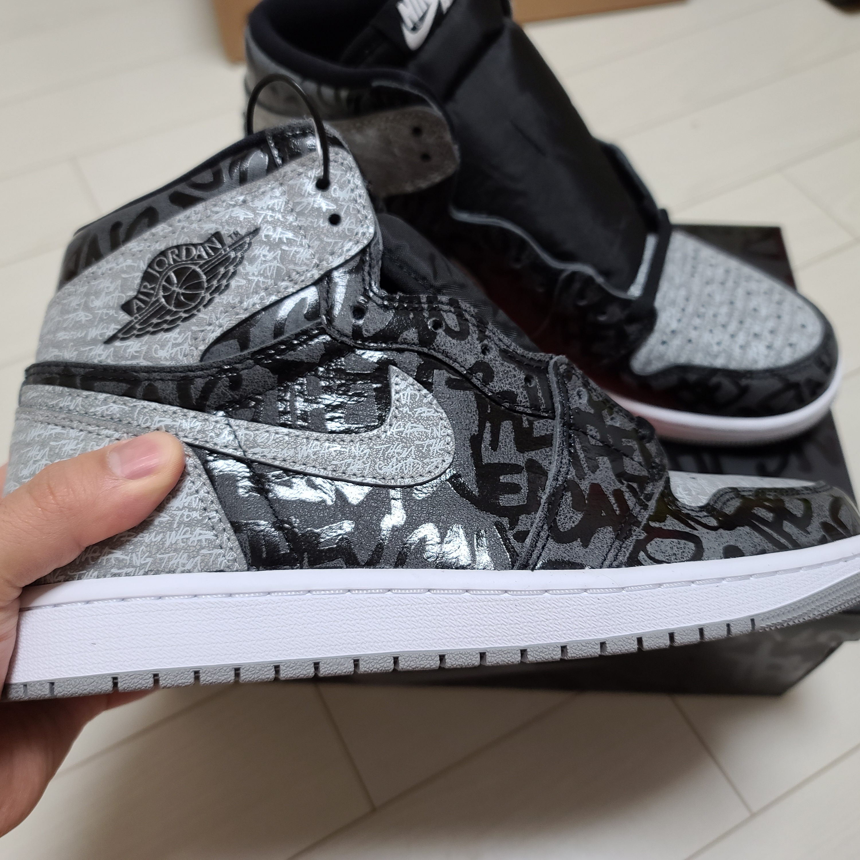Jordan 1 Retro High OG Rebellionaire 착용 스타일 - 2