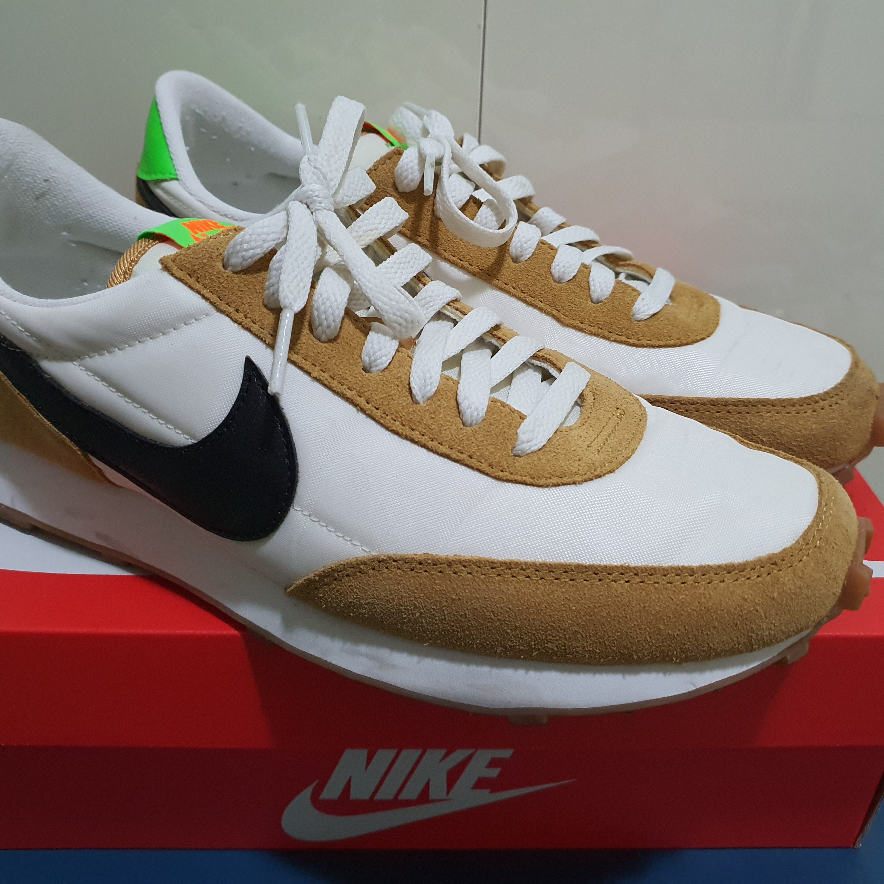 (W) Nike Daybreak Wheat 착용 스타일
