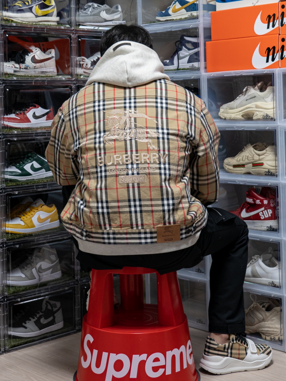 Supreme x Burberry Denim Trucker Jacket Beige - 22SS, Nike x Sacai x Undercover LDWaffle Black Bright Citron 착용 스타일