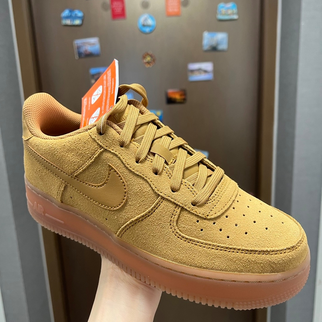 (GS) Nike Air Force 1 LV8 3 Wheat 착용 스타일