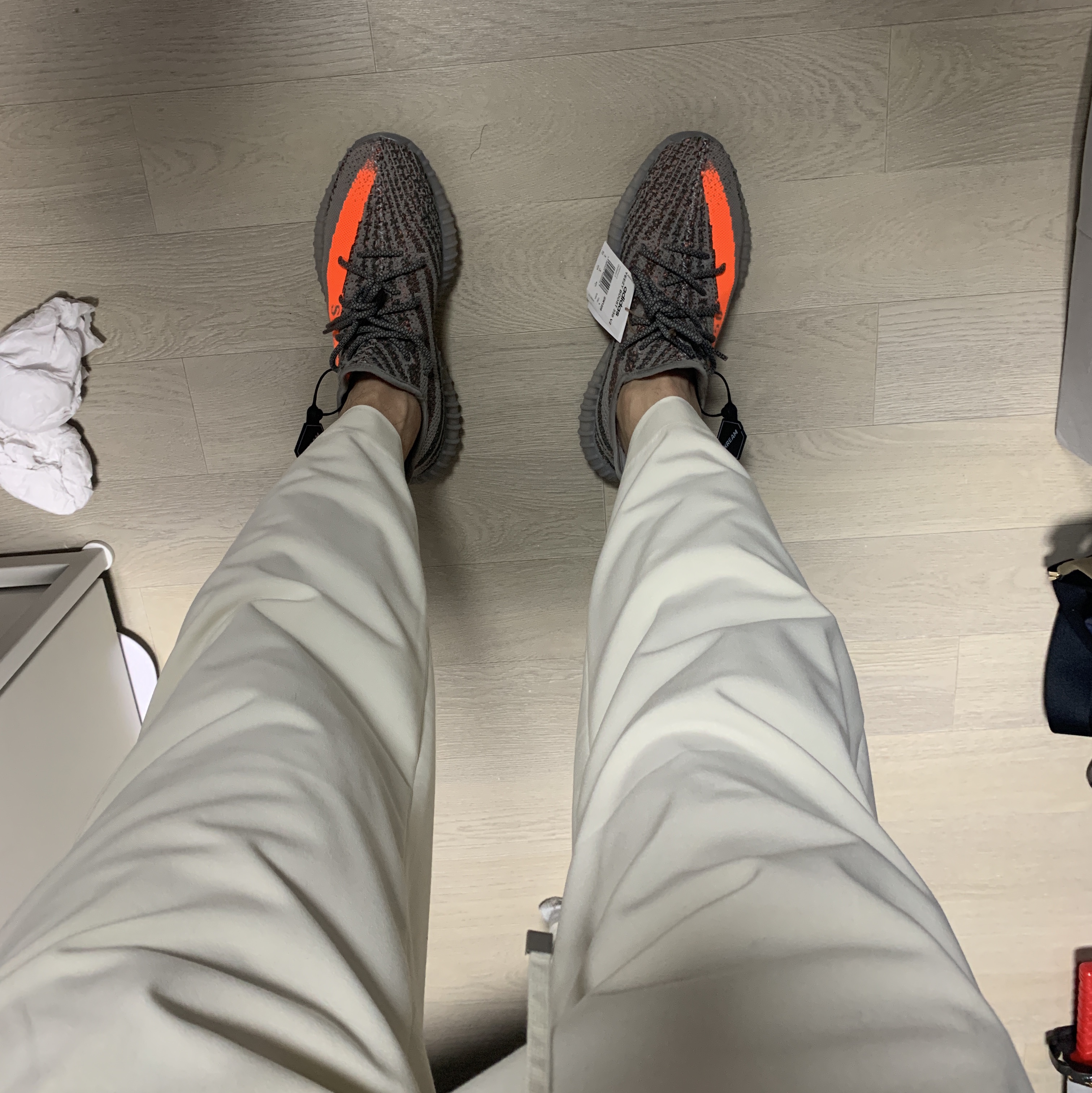 Adidas Yeezy Boost 350 V2 Beluga - Reflective 착용 스타일 - 1