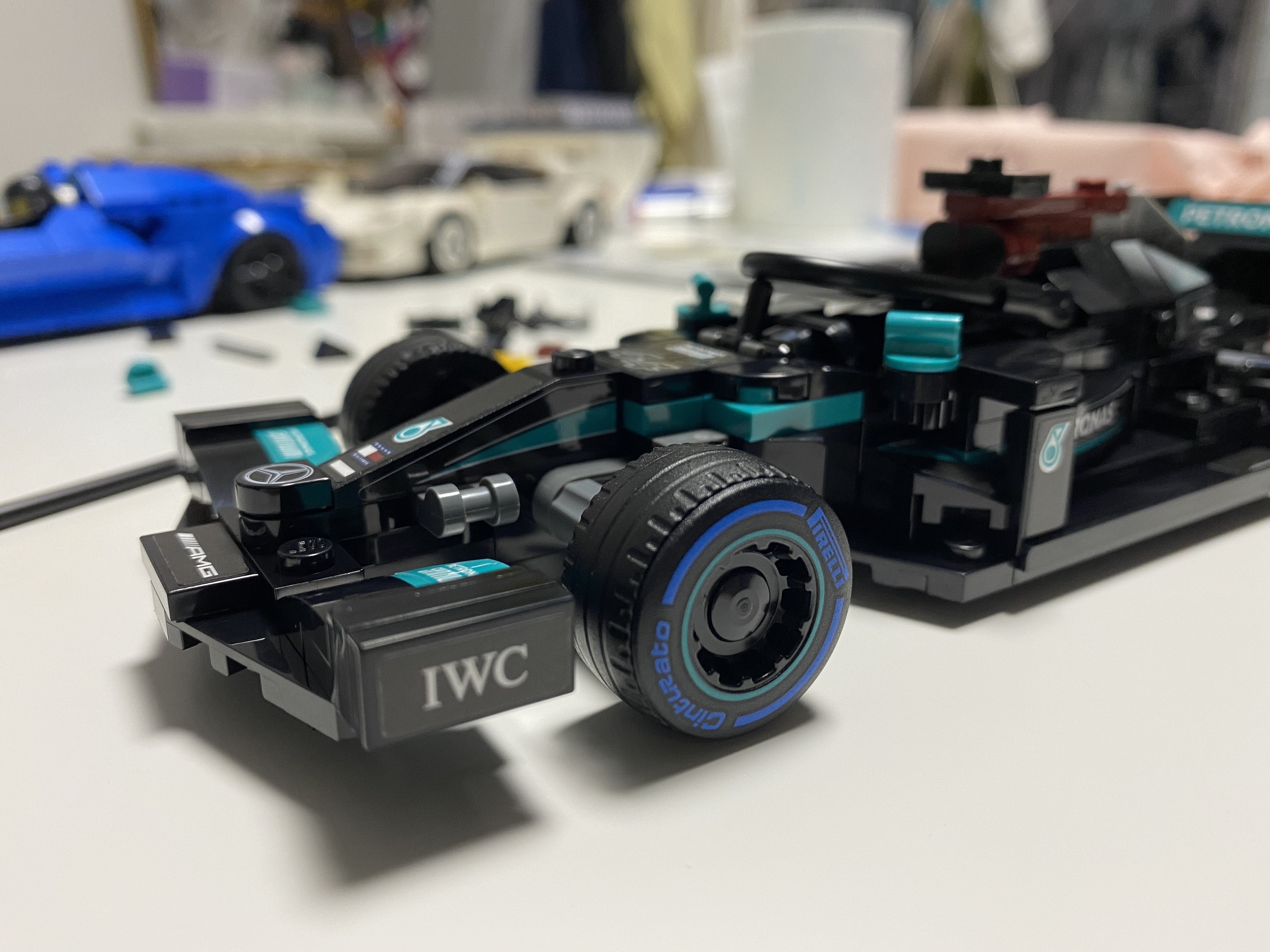 Lego Mercedes-AMG F1 W12 E Performance & Mercedes-AMG Project One 착용 스타일 - 1