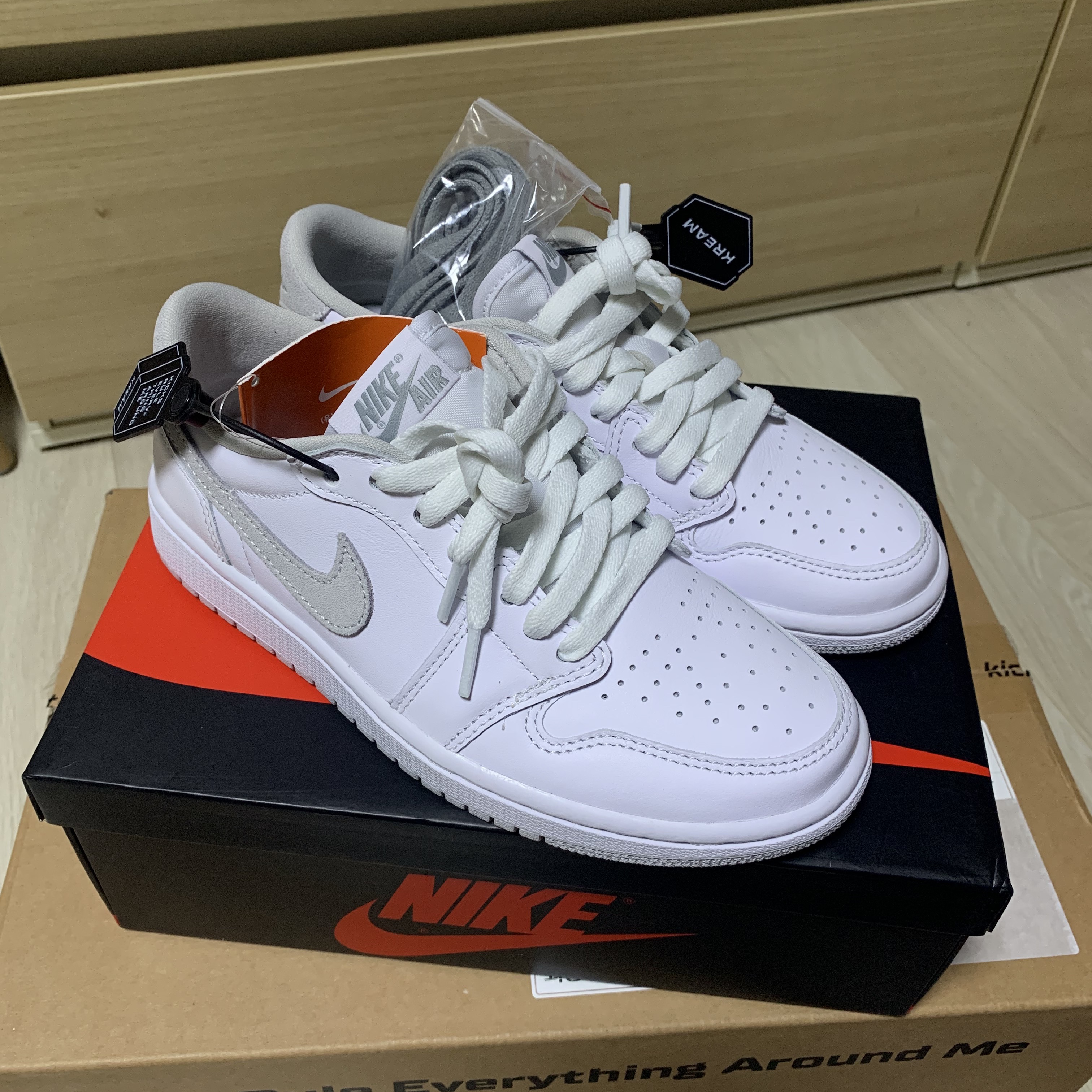 (W) Jordan 1 Low OG Neutral Grey 착용 스타일