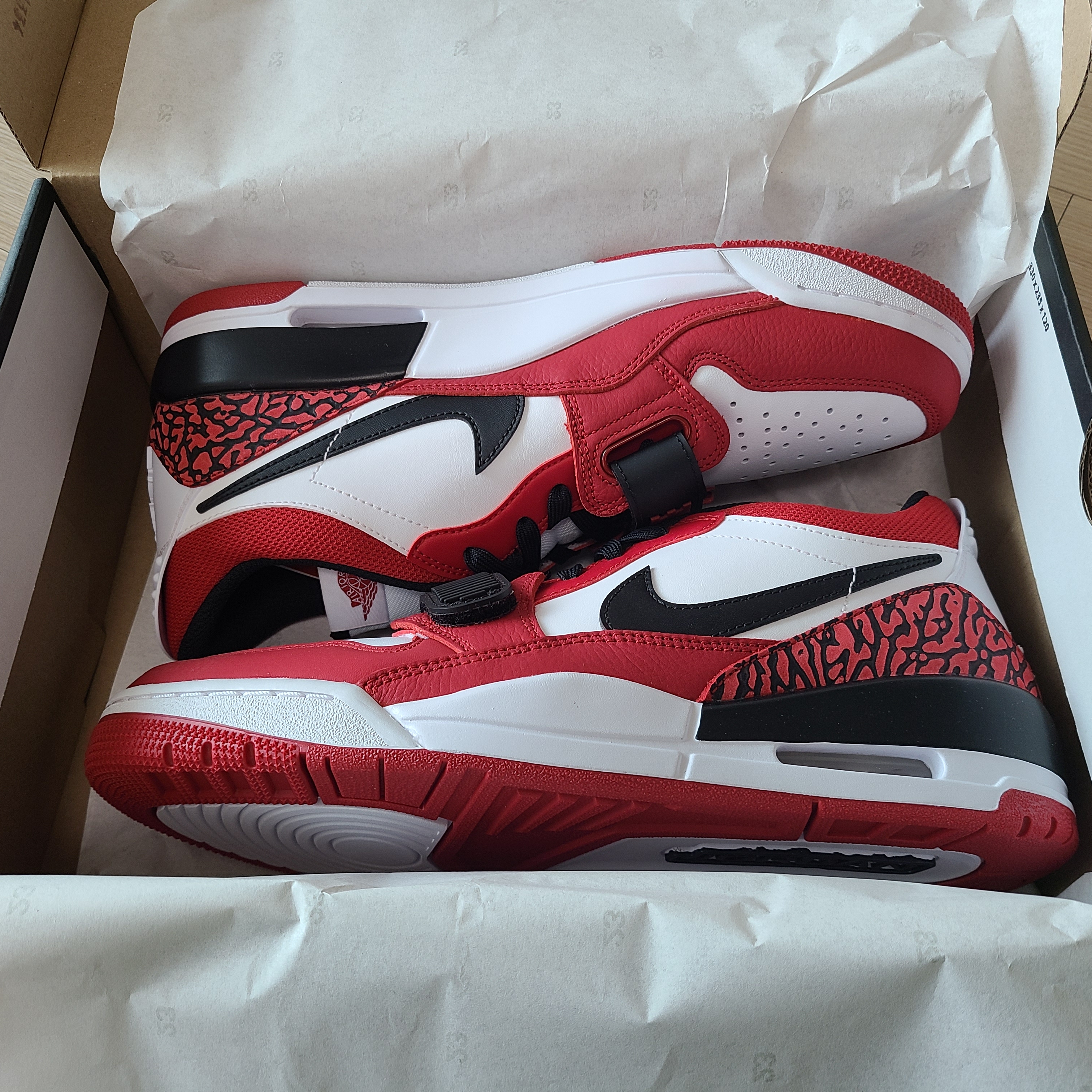 Jordan Legacy 312 Low Chicago 2022 착용 스타일 - 2