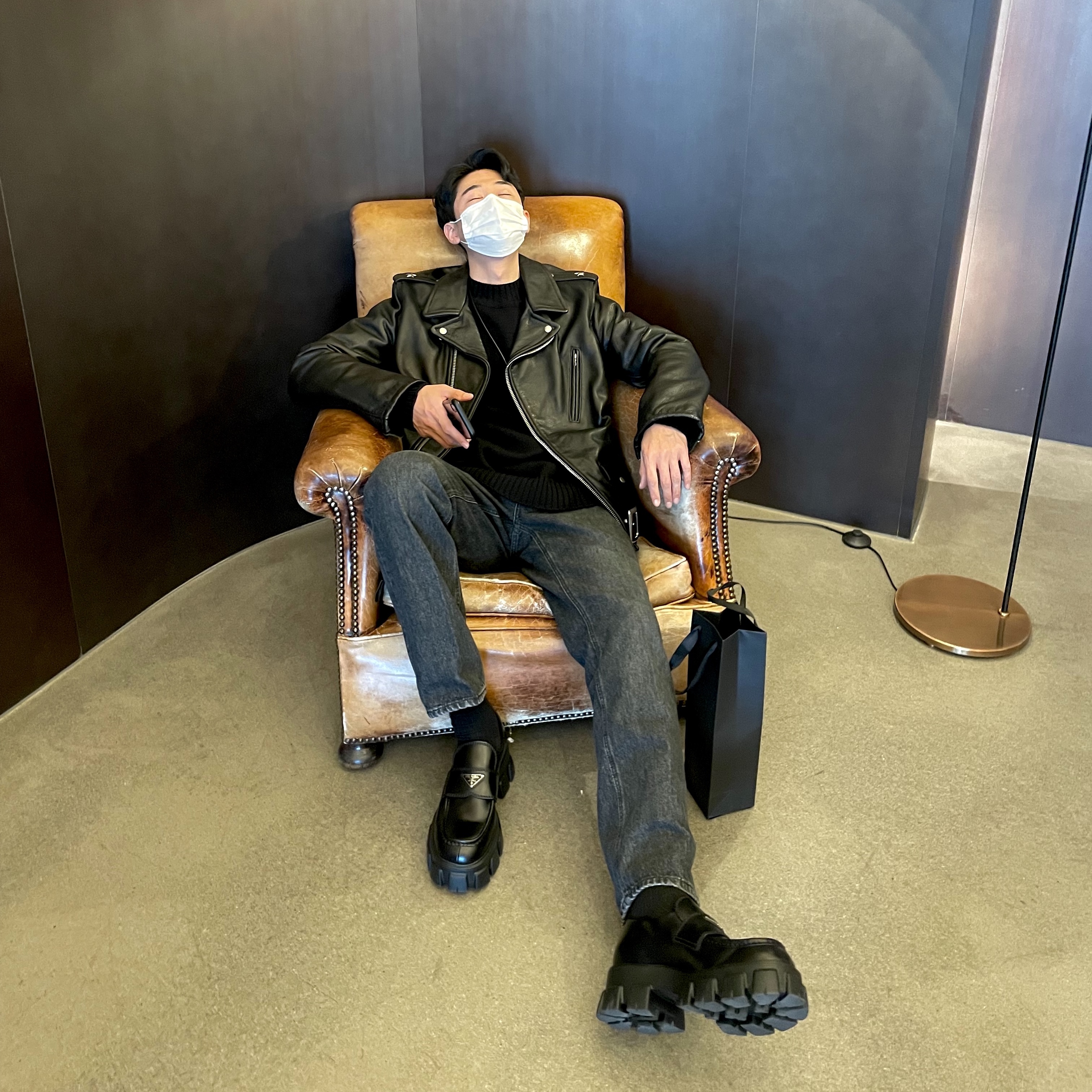 Prada Monolith Brushed Leather Loafers Black, AMI de Coeur Oversize Sweater Black - 21FW 착용 스타일
