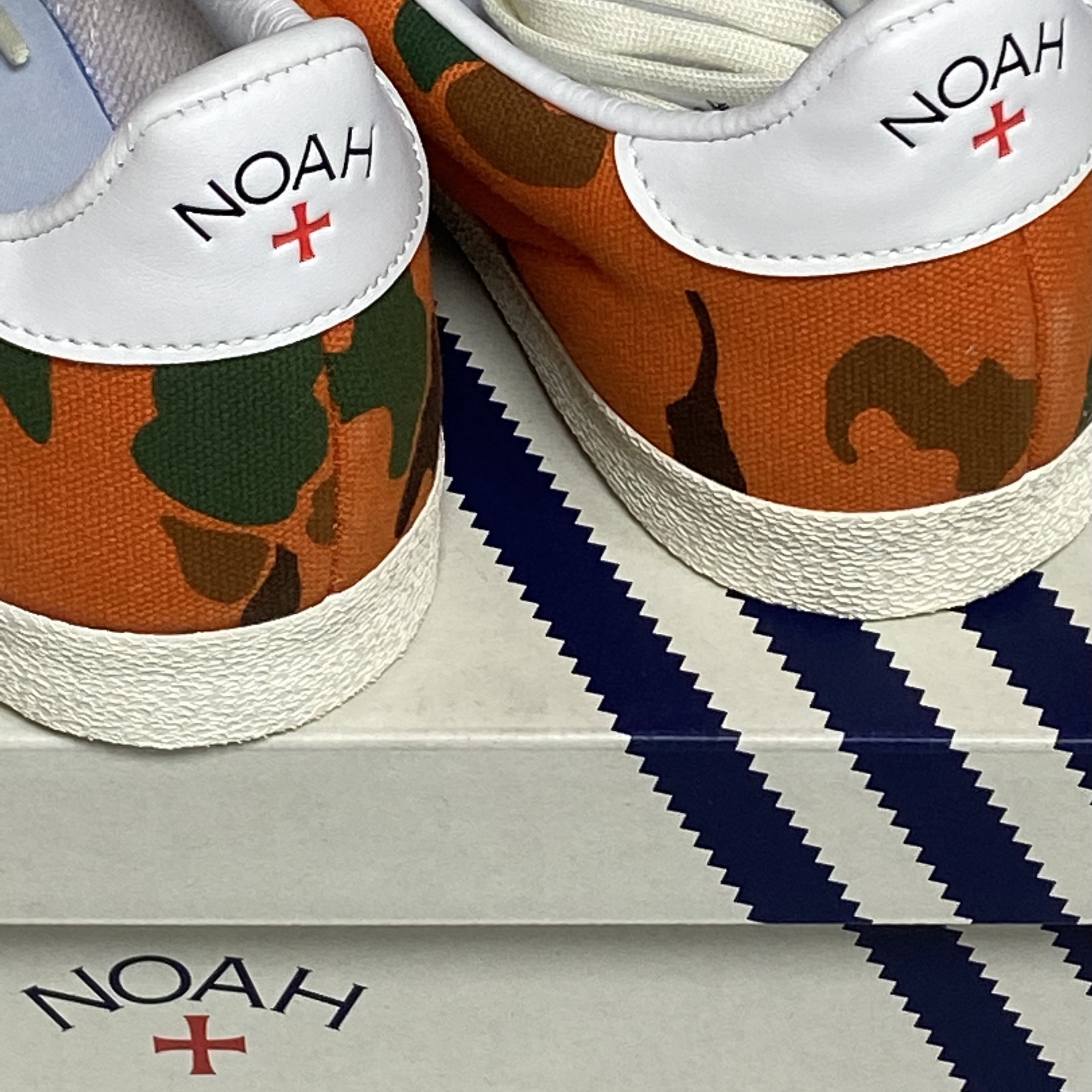 Adidas x Noah Gazelle OG Orange Camo 착용 스타일