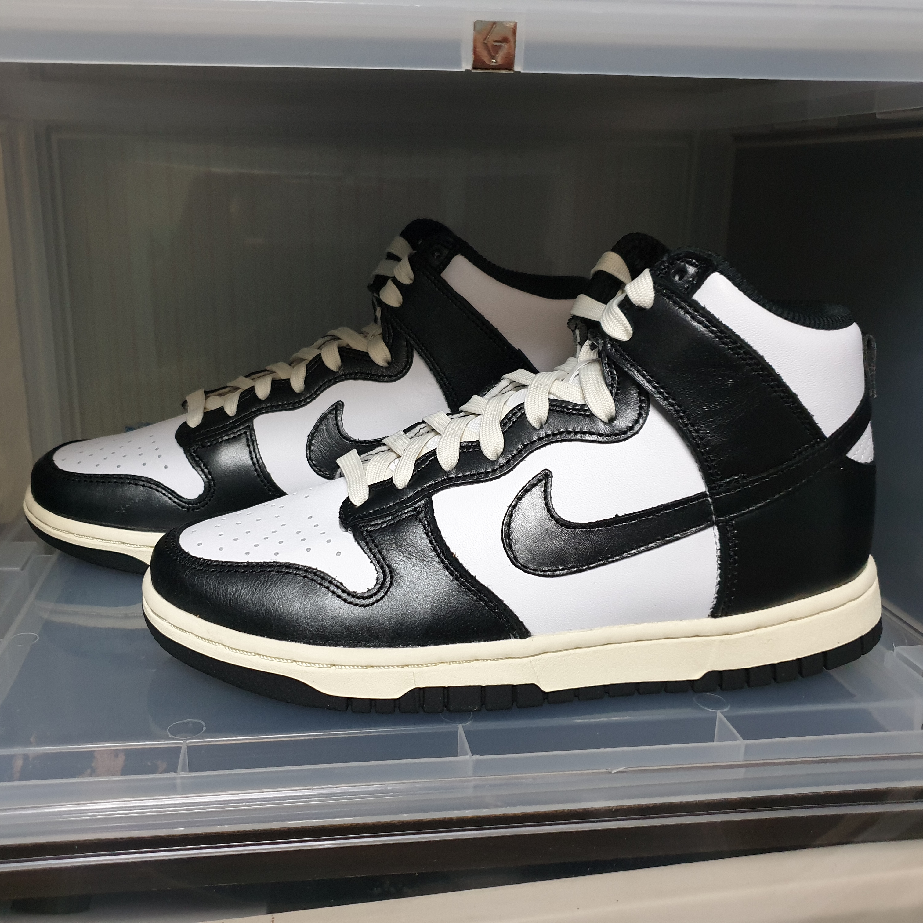 Nike Dunk Low Retro Black, (W) Nike Dunk High Vintage Black 착용 스타일 - 2
