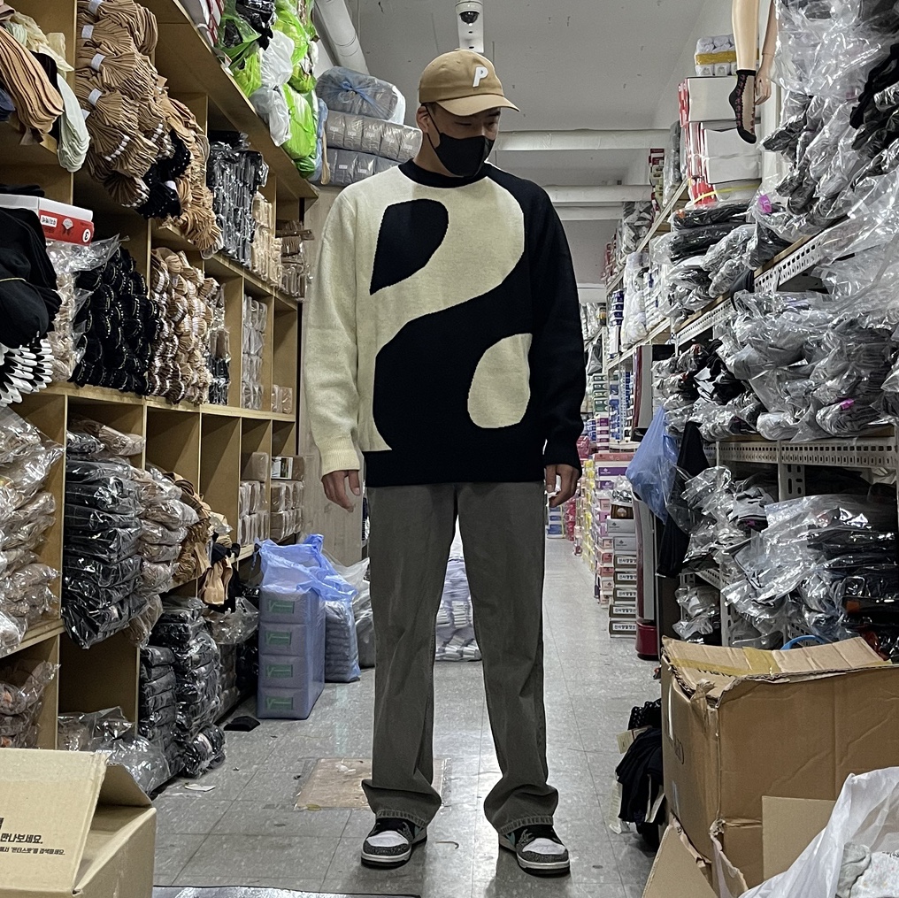 Palace Canvas P 6-Panel Tan - 21FW, Palace Yin Yang Knit Cream Black - 22SS 착용 스타일