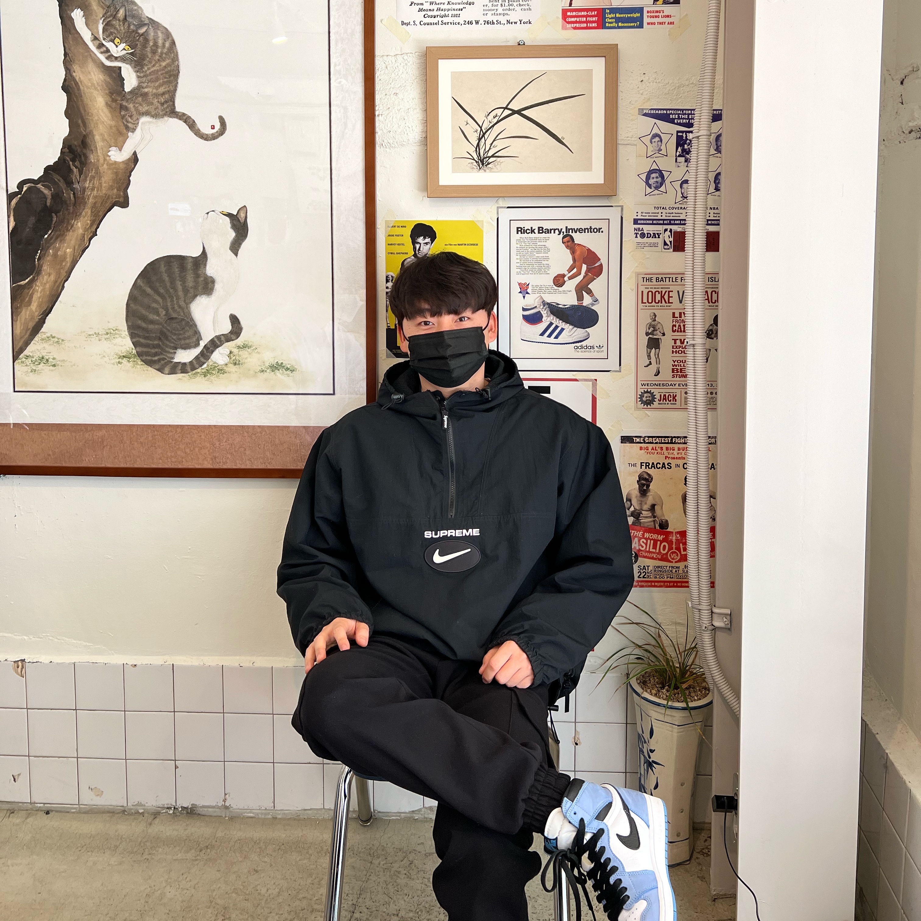 Jordan 1 Retro High OG University Blue, Supreme x Nike Jewel Reversible Ripstop Anorak Black - 20FW 착용 스타일