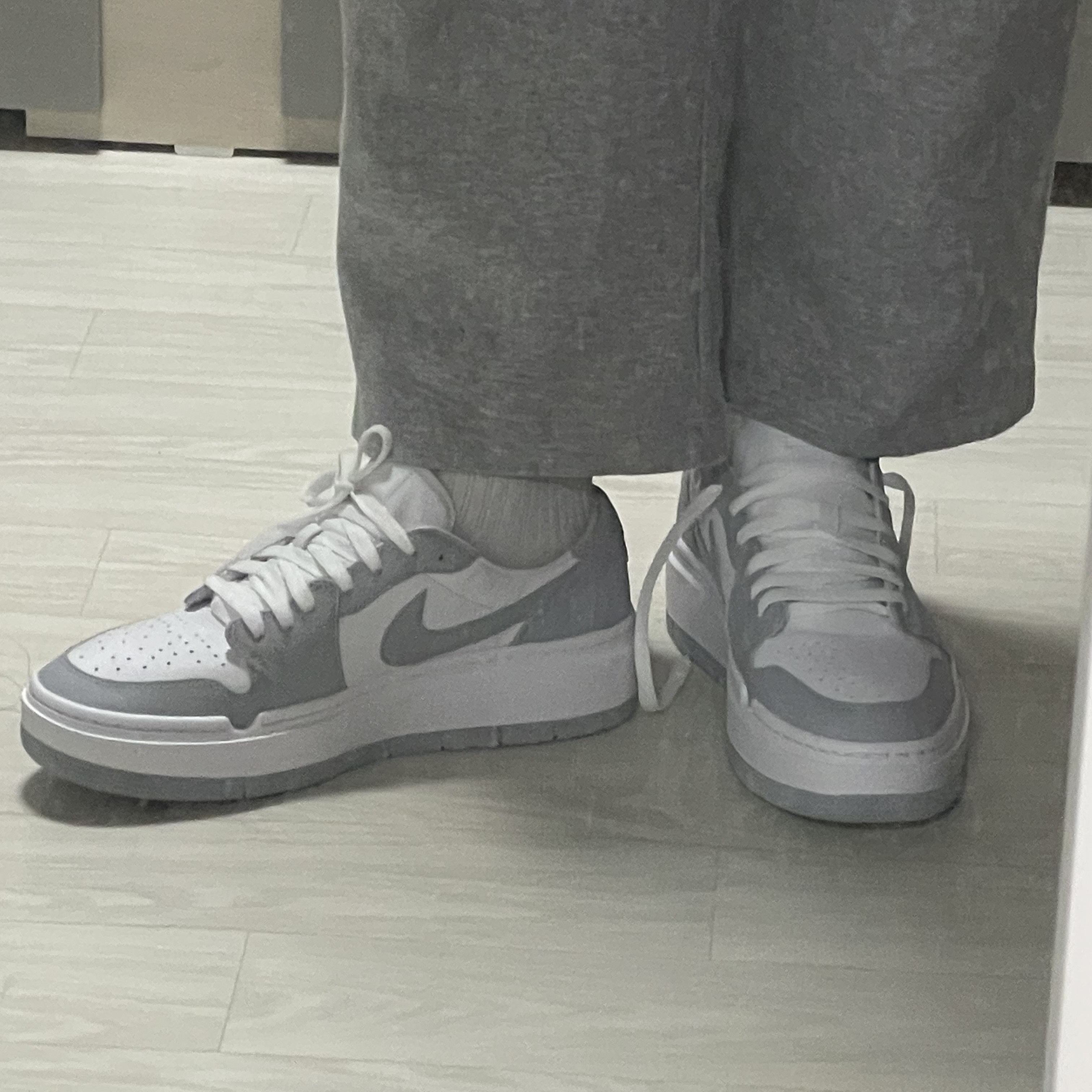 (W) Jordan 1 Elevate Low White and Wolf Grey 착용 스타일