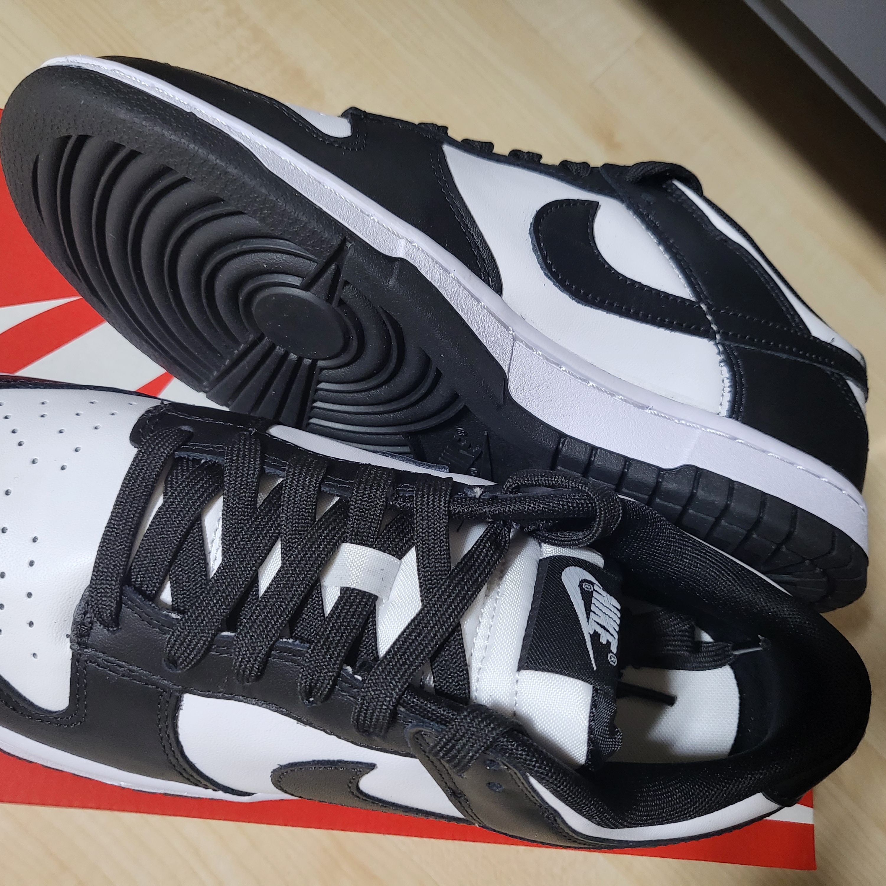 Nike Dunk Low Retro Black 착용 스타일
