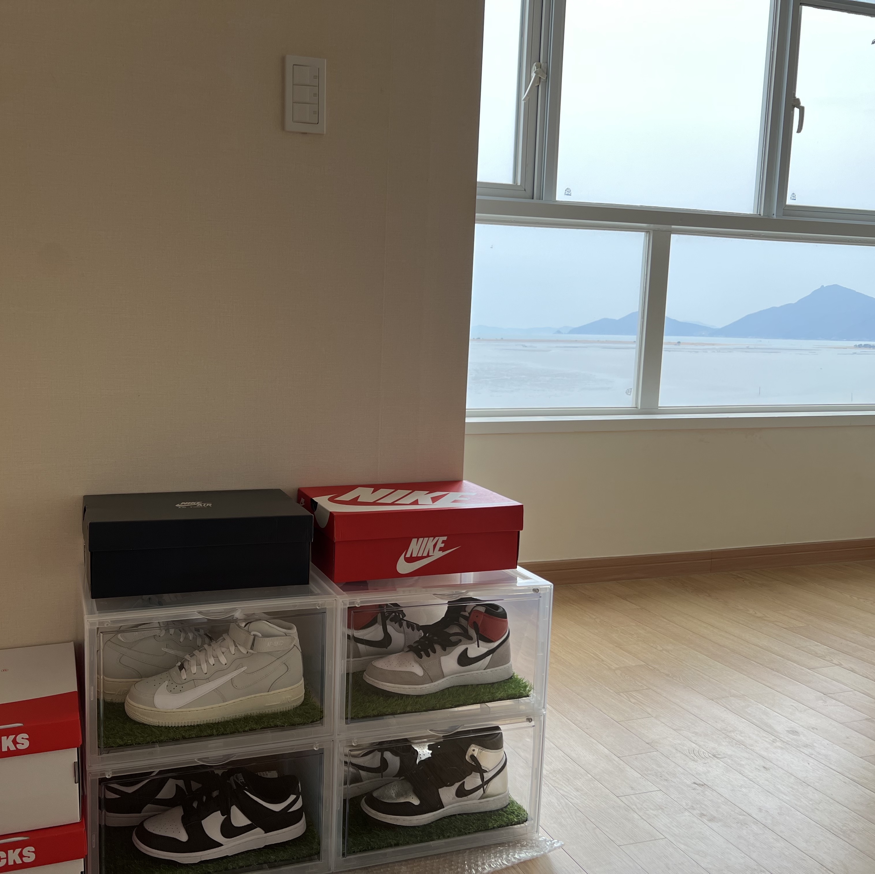 Jordan 1 Retro High OG Light Smoke Grey, (W) Jordan 1 Retro High OG Silver Toe 착용 스타일