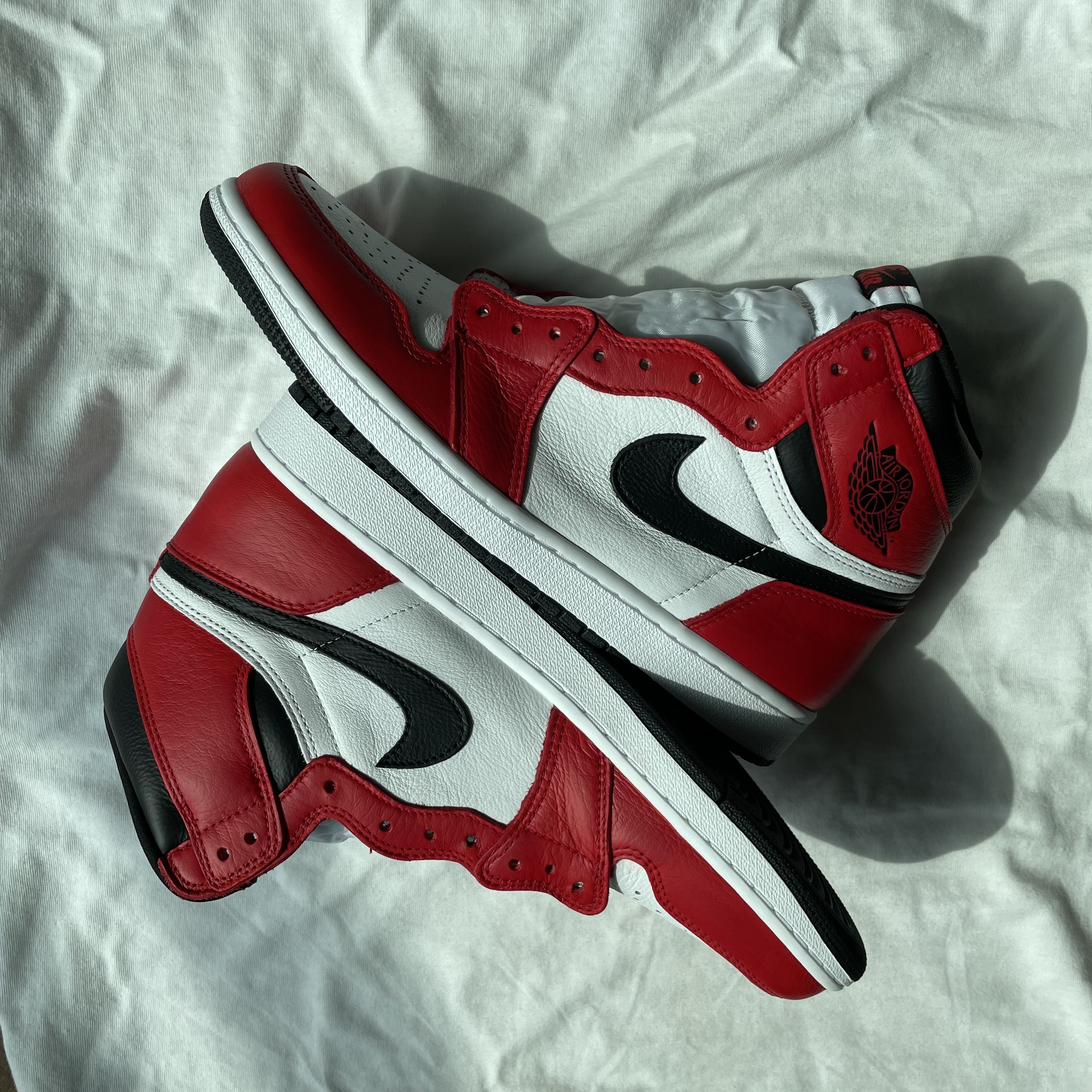 Jordan 1 Retro High OG Light Fusion Red 착용 스타일 - 1