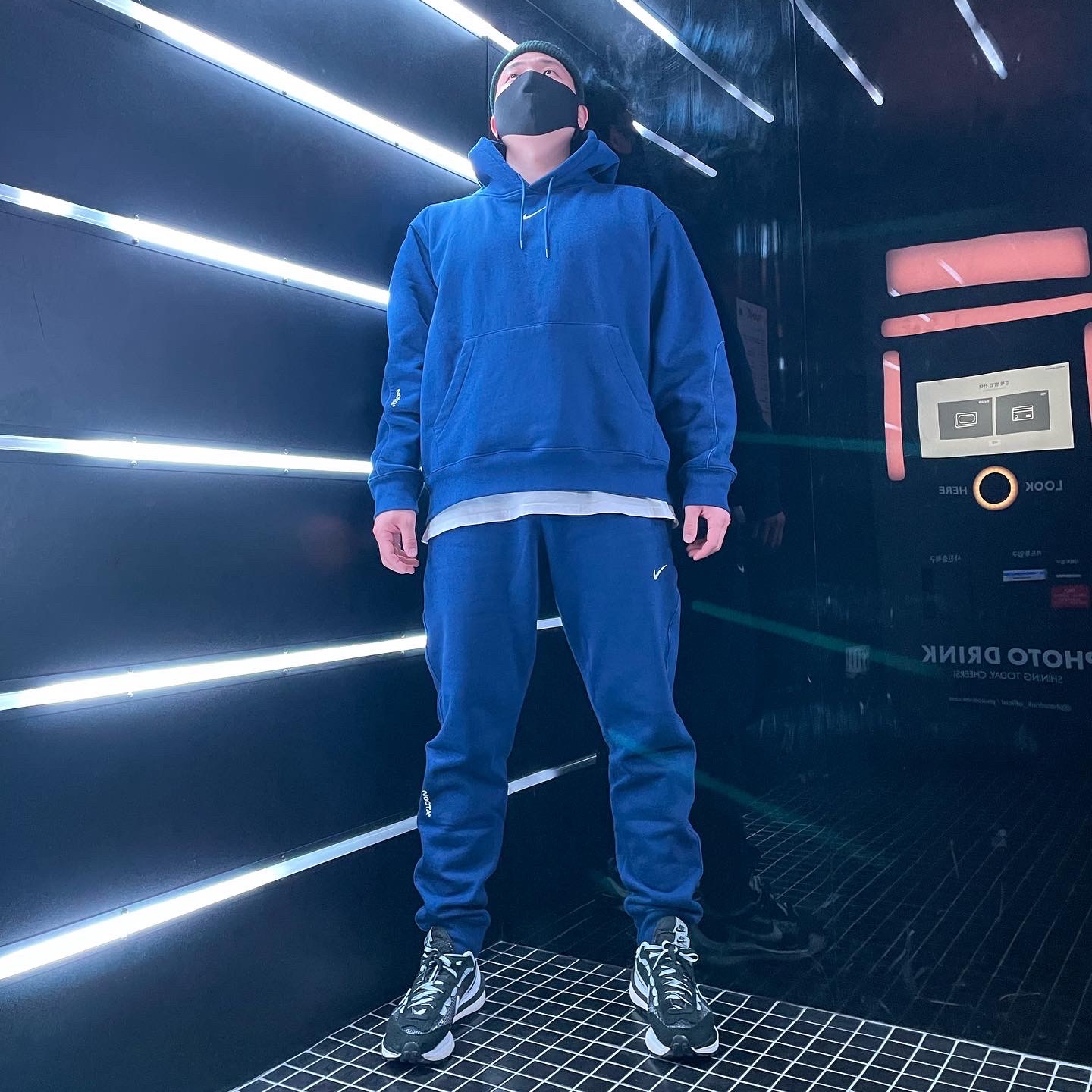 Nike x Drake Nocta Cardinal Stock Essential Hoodie Navy - US/EU, Nike x Sacai VaporWaffle Black White 착용 스타일 - 4