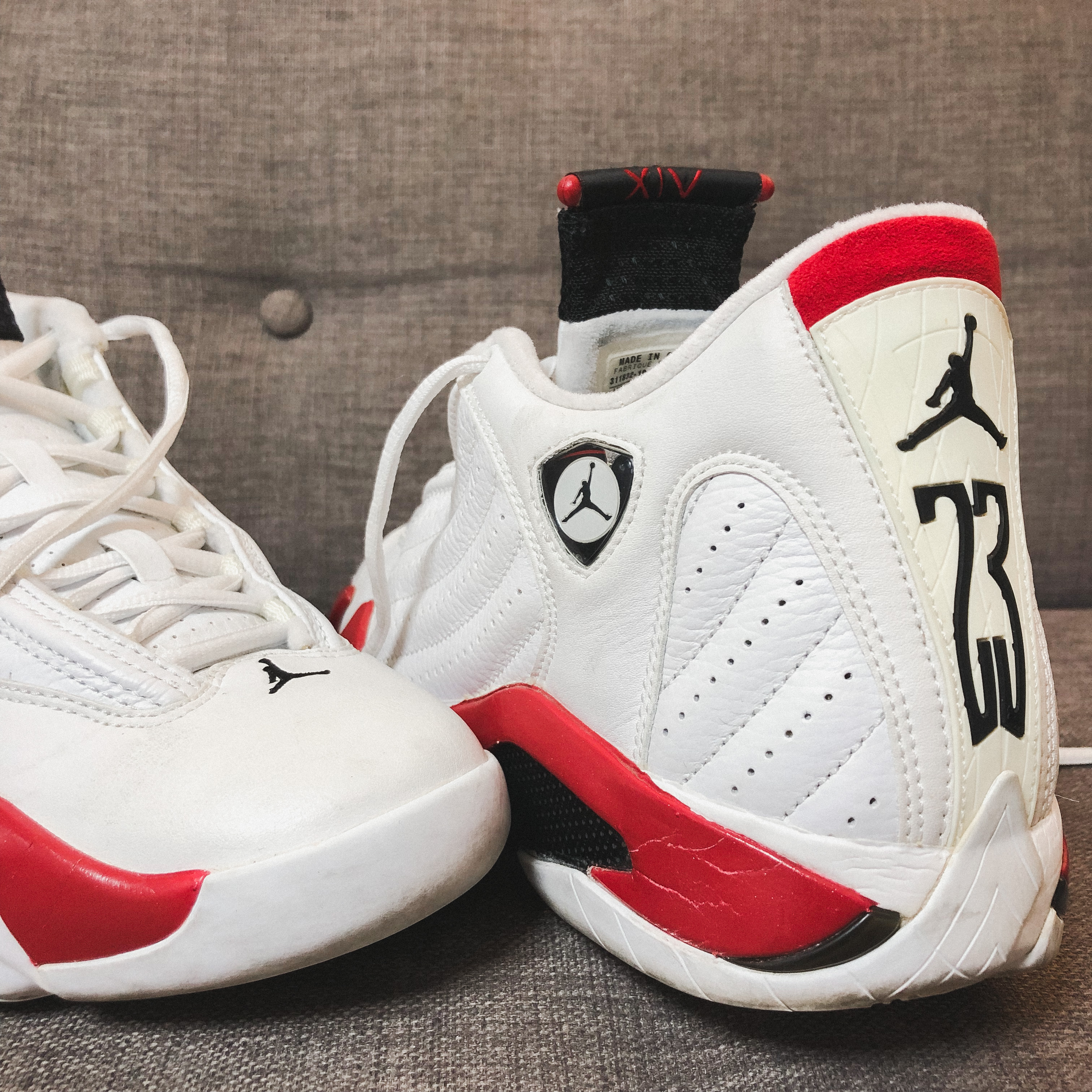 Jordan 14 Retro Candy Cane 2006 착용 스타일 - 2