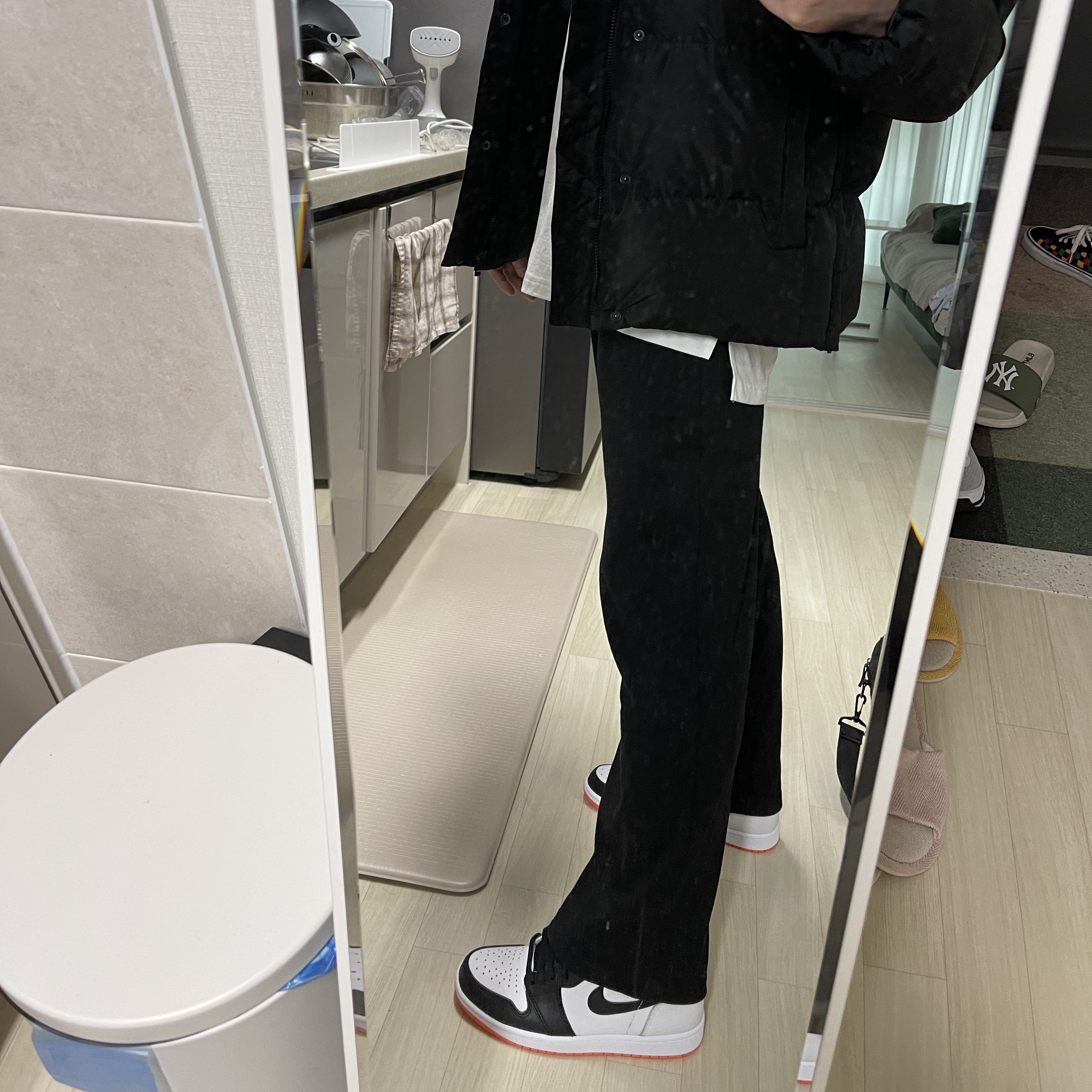 Jordan 1 Retro High OG Electro Orange 착용 스타일 - 1