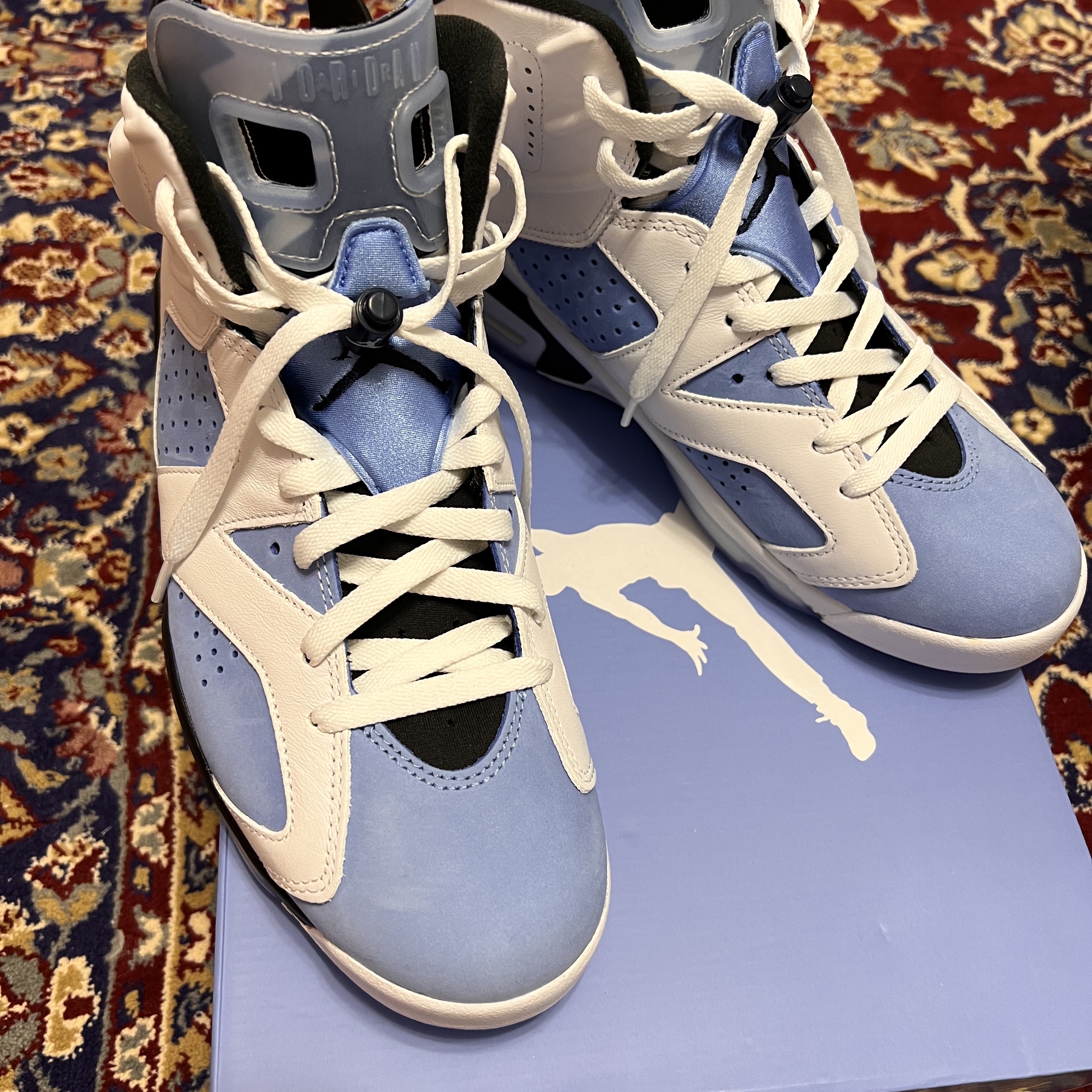 Jordan 6 Retro University Blue 착용 스타일 - 1