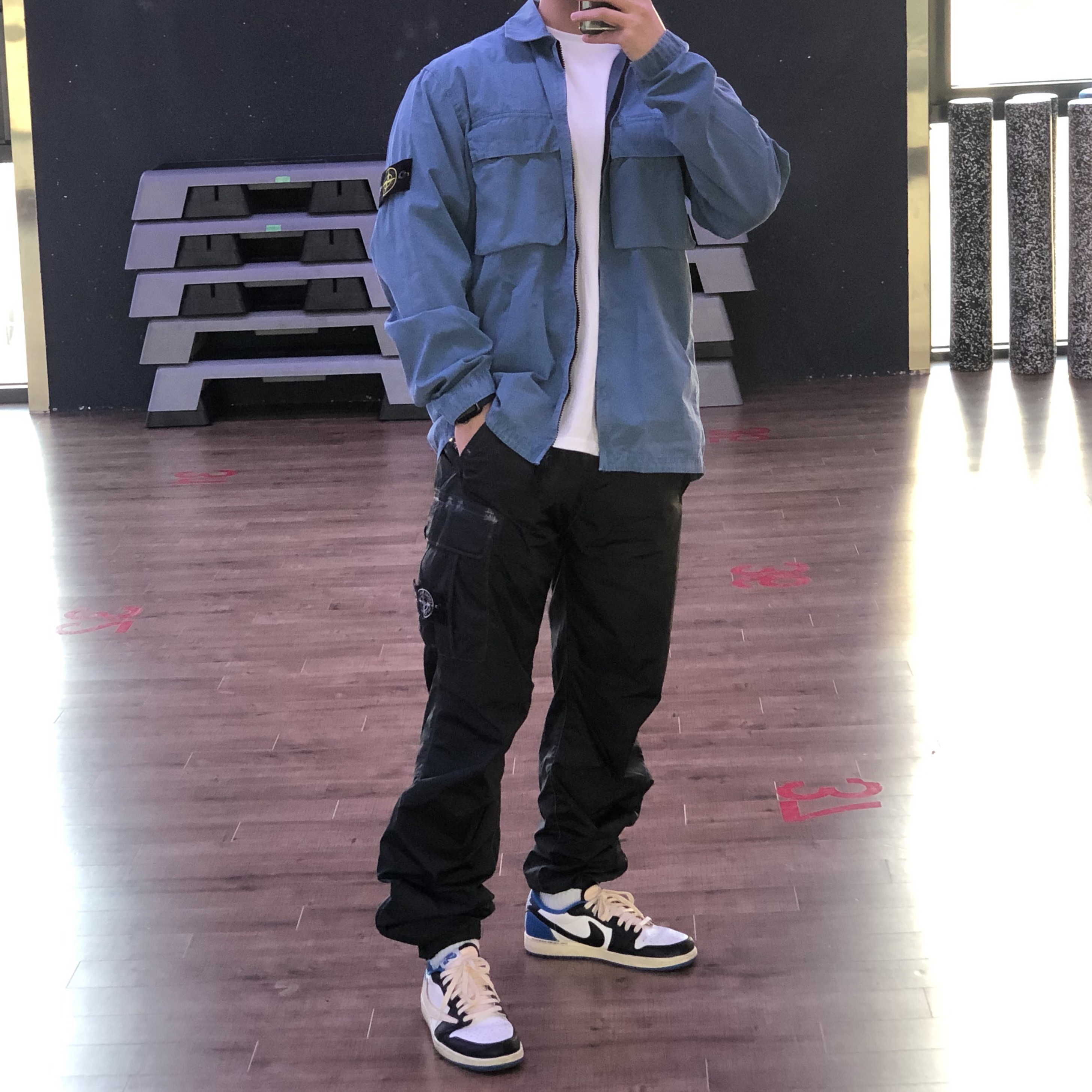 Stone Island 114WN T.CO+OLD Overshirt Pastel Blue - 22SS, Supreme x Stone Island Painted Camo Nylon Cargo Pants Black - 20FW 착용 스타일