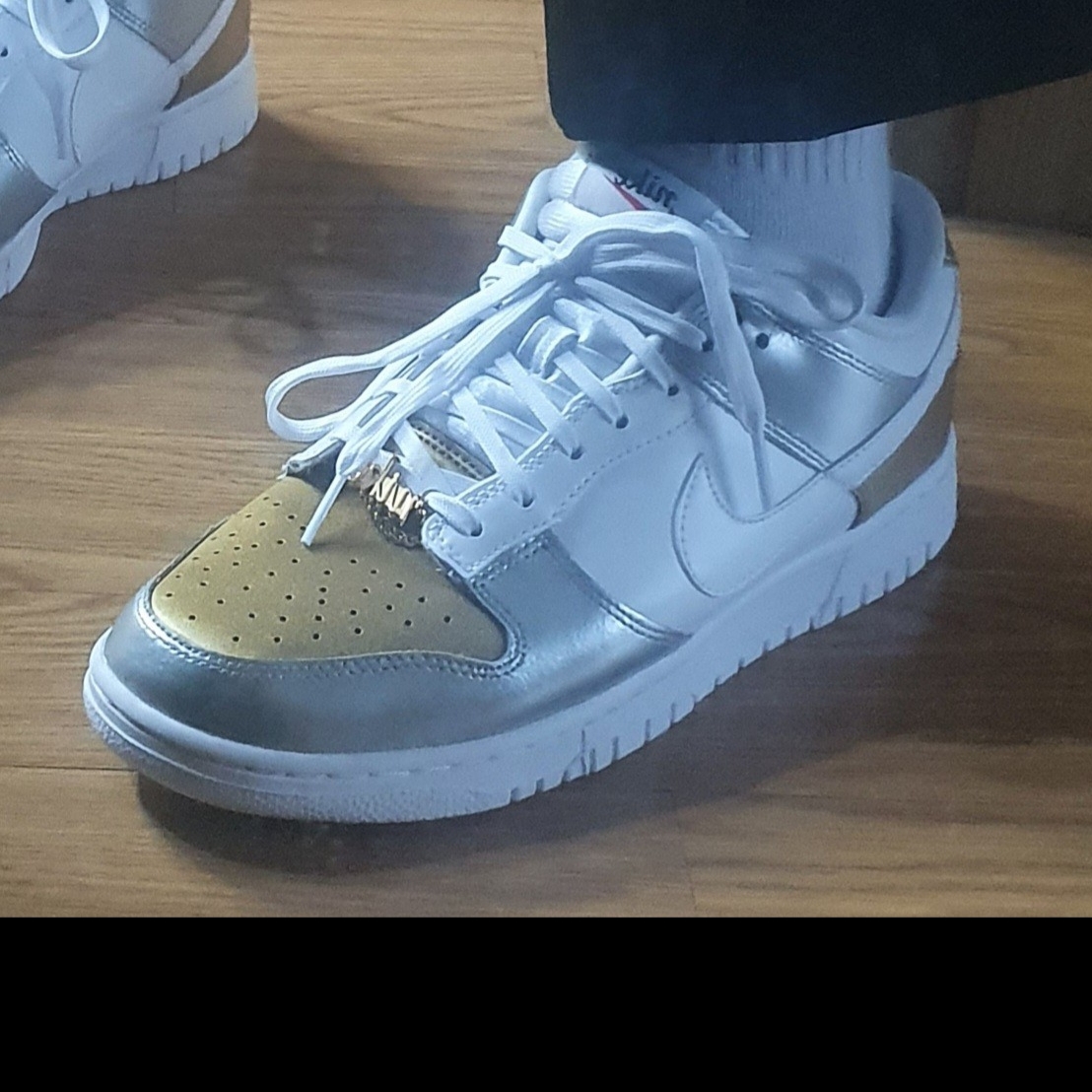 (W) Nike Dunk Low SE Heirloom 착용 스타일