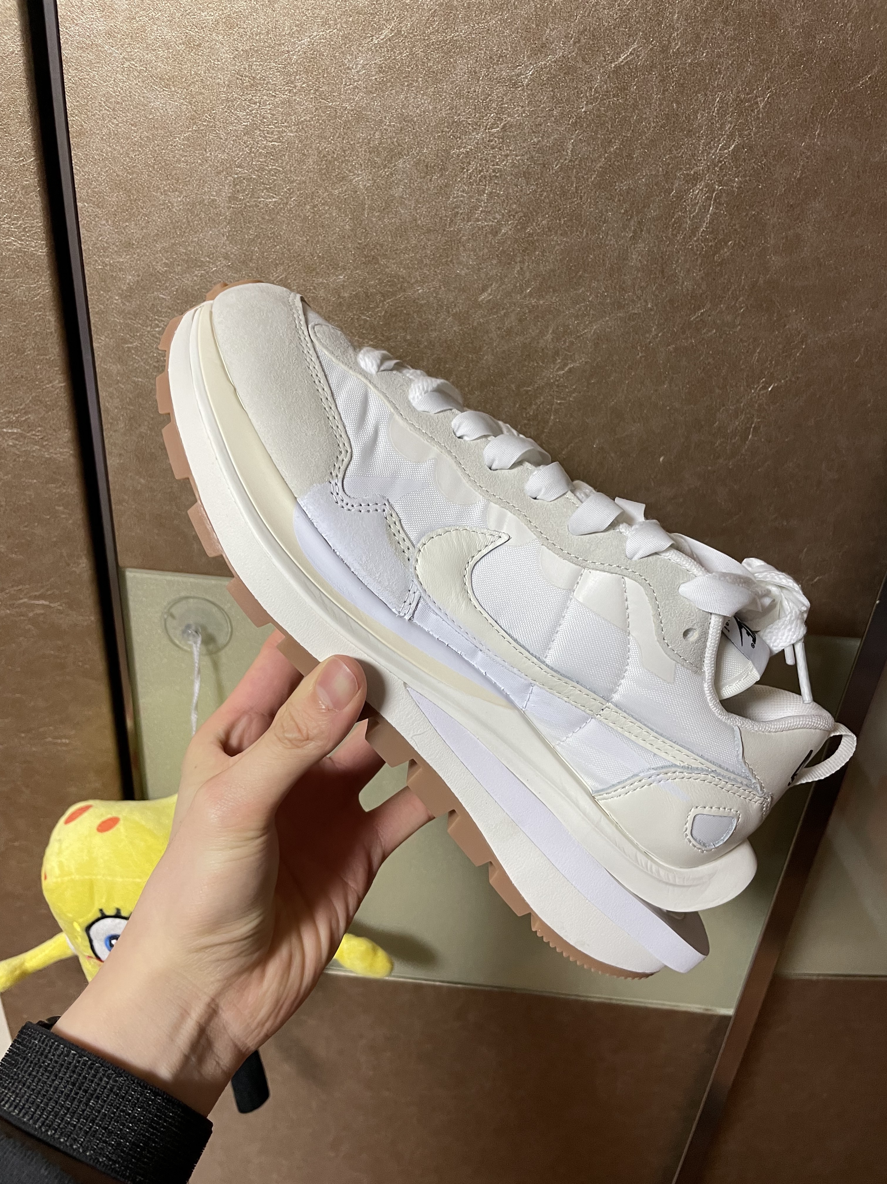 Nike x Sacai VaporWaffle White and Gum 착용 스타일