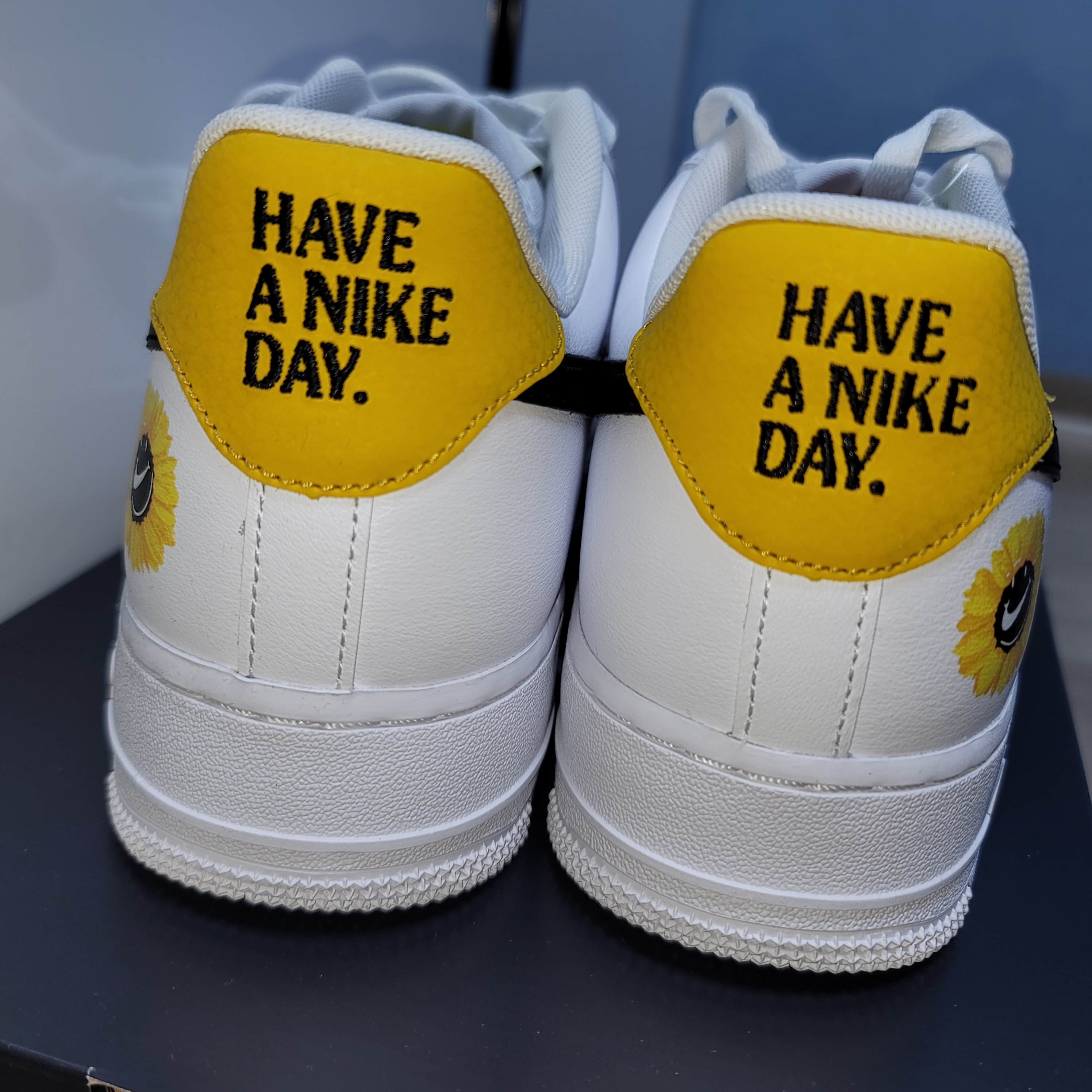 Nike Air Force 1 '07 LV8 2 Have a Nike Day 착용 스타일 - 1