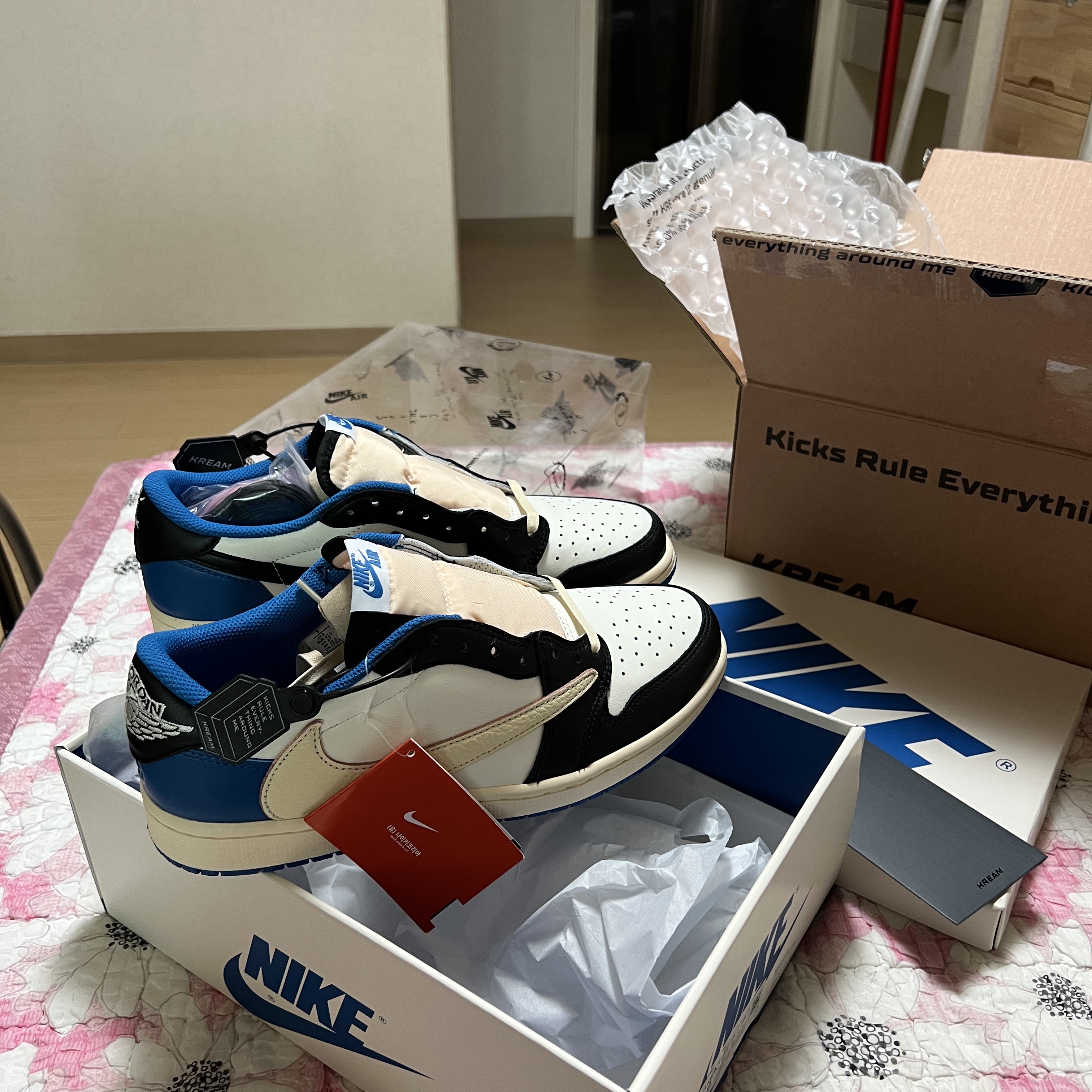 Jordan 1 x Travis Scott x Fragment Retro Low OG SP Military Blue 착용 스타일
