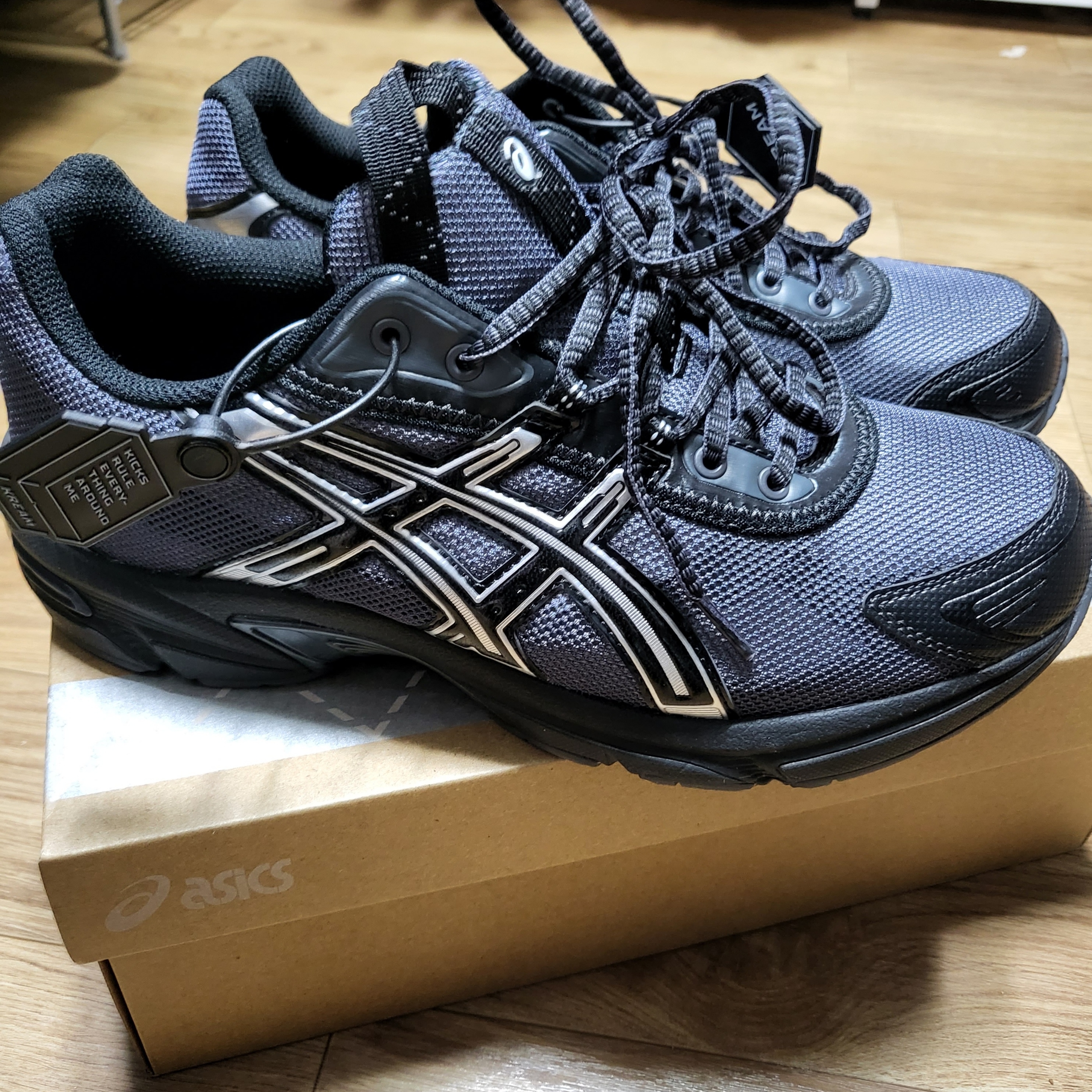 Asics UB2-S Gel-1130 Asphalt Pure Silver 착용 스타일 - 2