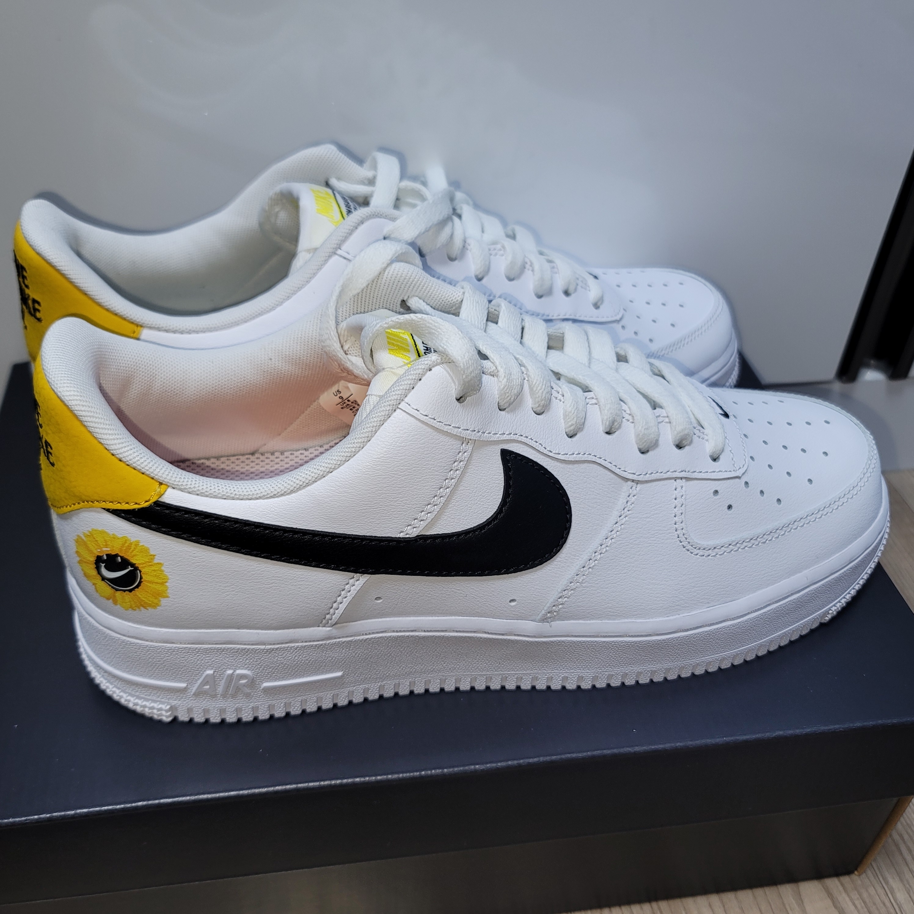 Nike Air Force 1 '07 LV8 2 Have a Nike Day 착용 스타일 - 2