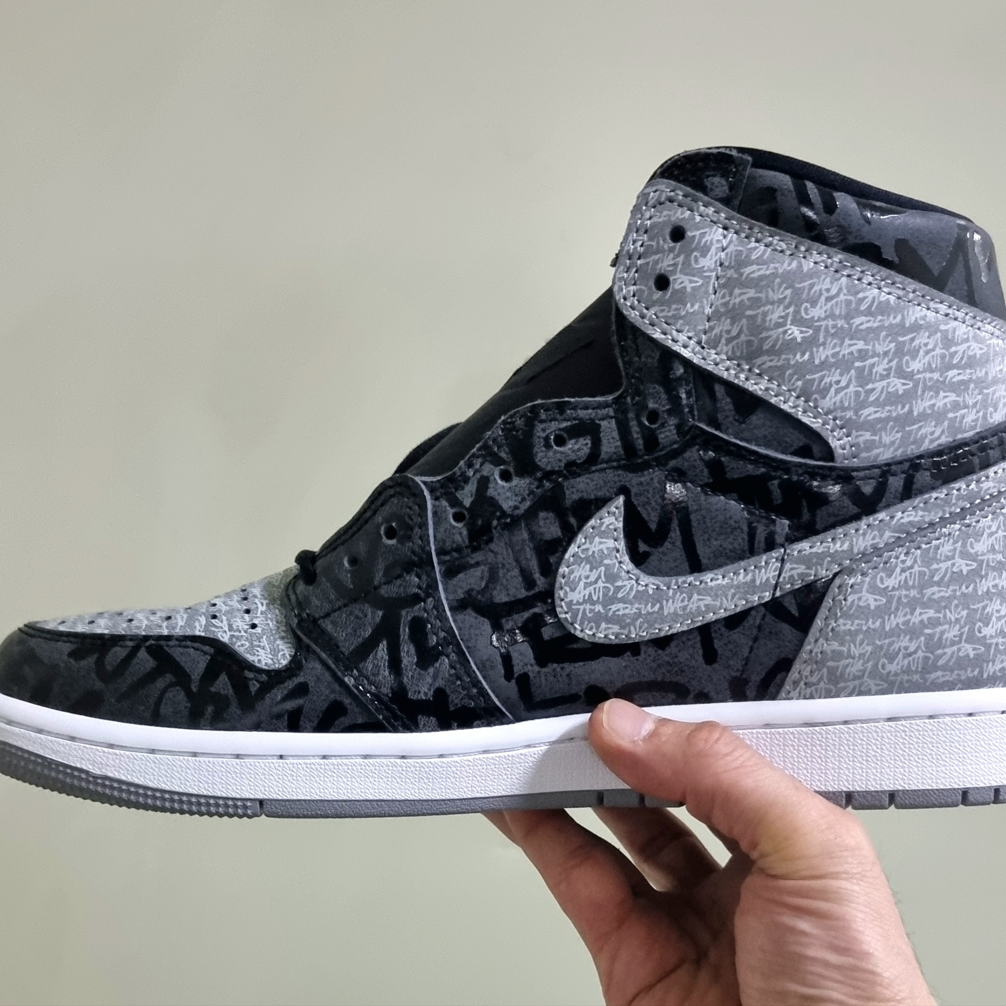 Jordan 1 Retro High OG Rebellionaire 착용 스타일 - 2