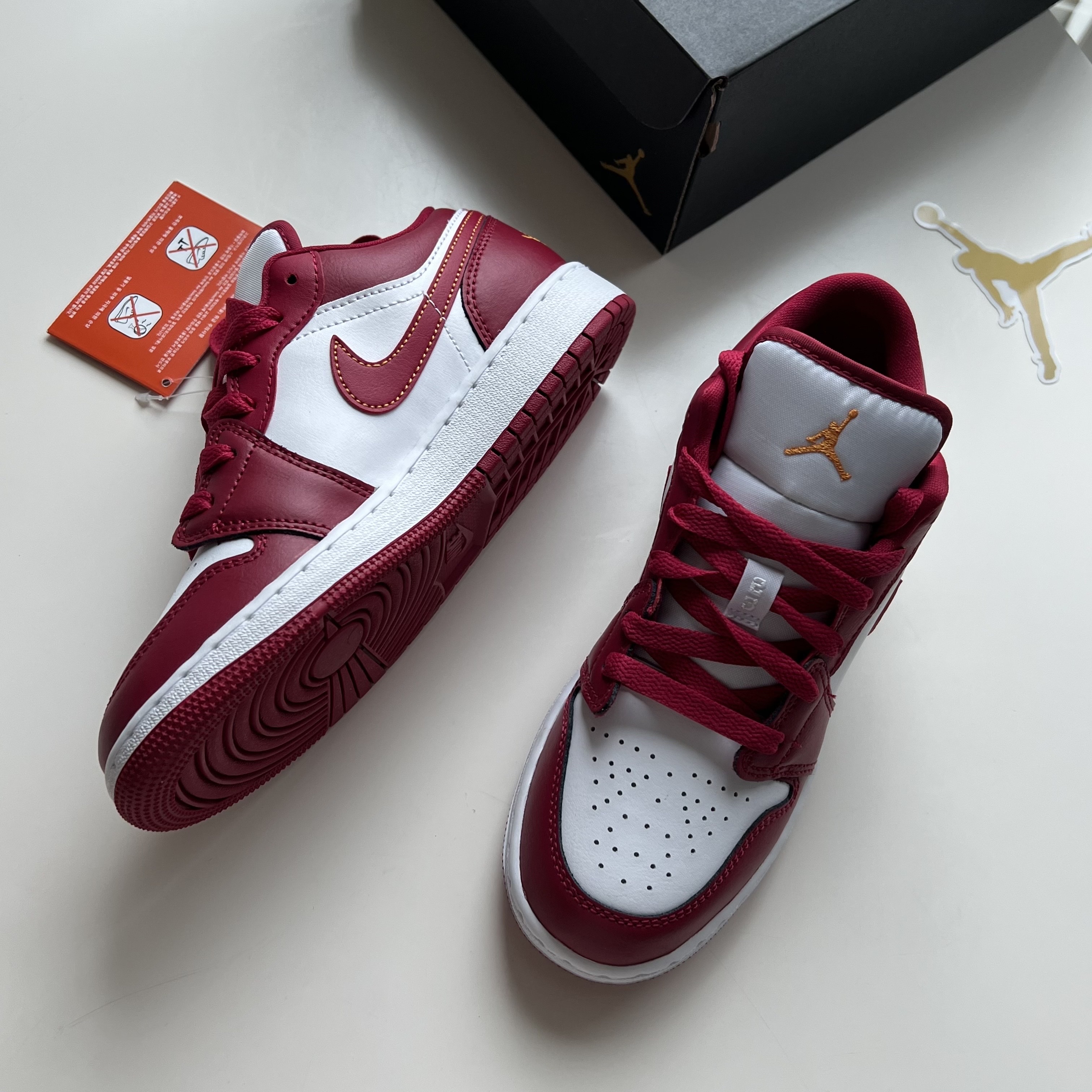 (GS) Jordan 1 Low Cardinal Red 착용 스타일 - 2