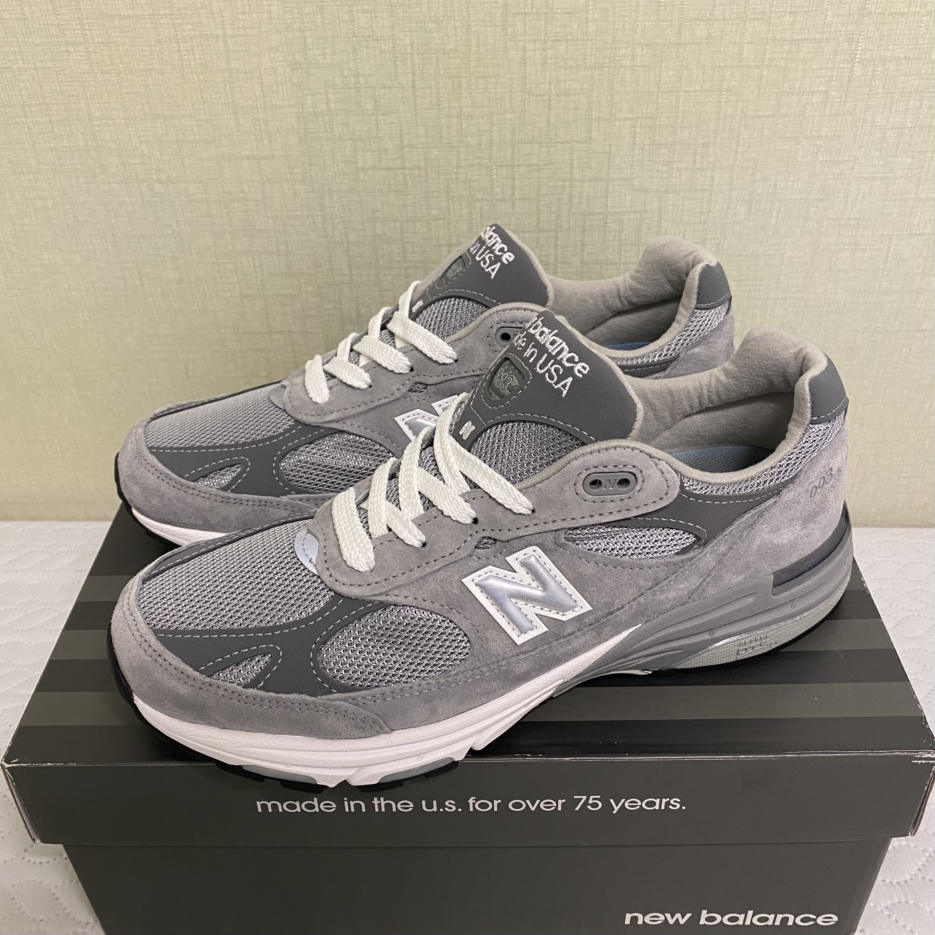 (W) New Balance 993 Made in USA Grey - B Standard 착용 스타일