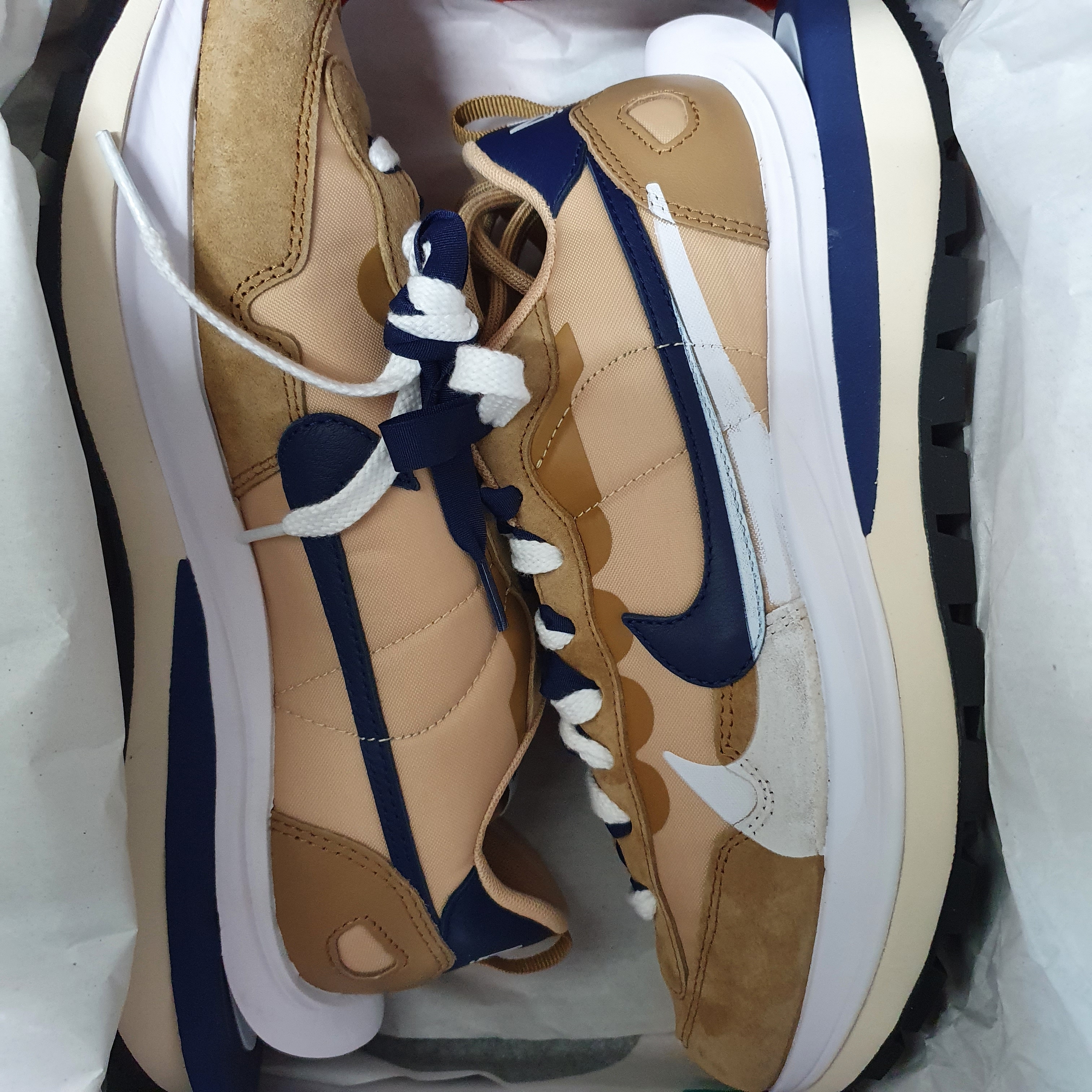 Nike x Sacai VaporWaffle Sesame and Blue Void 착용 스타일