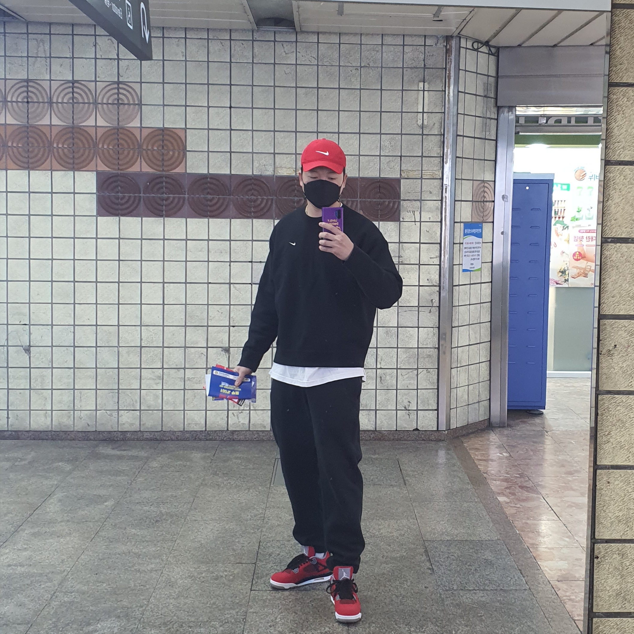 Jordan 4 Retro Toro Bravo, Nike NRG Solo Swoosh Fleece Pants Black White - Asia 착용 스타일