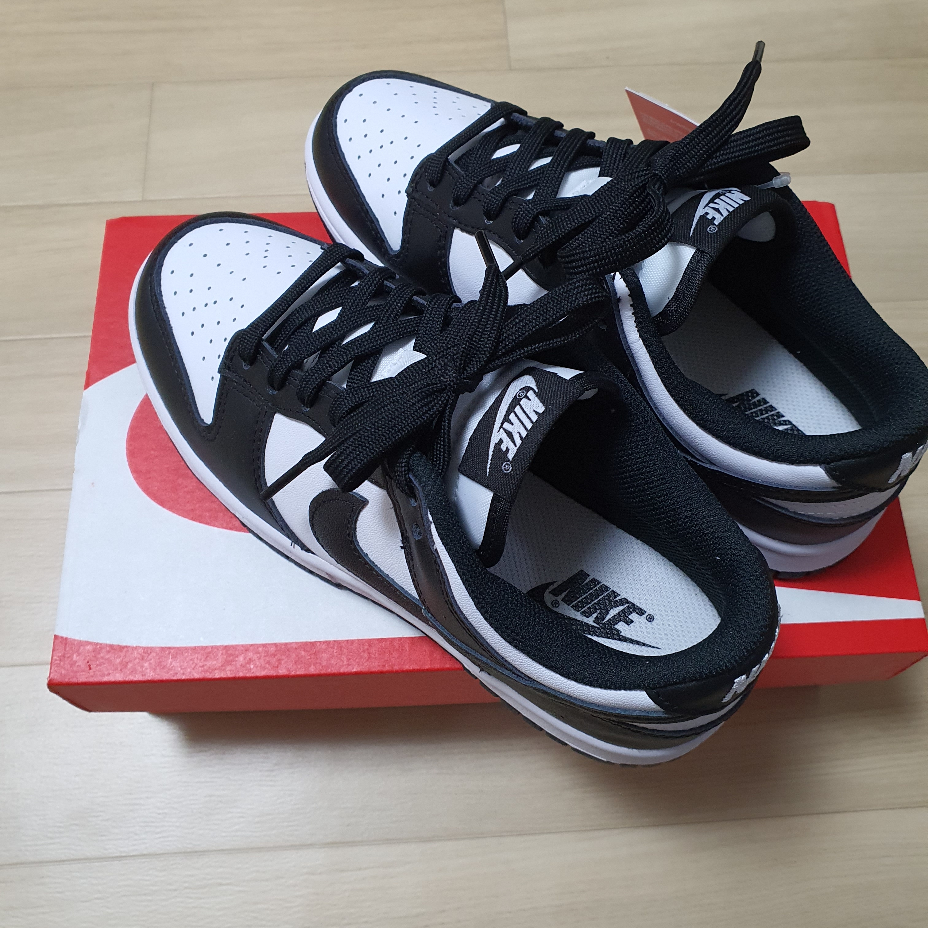 Nike Dunk Low Retro Black, (W) Nike Dunk Low Black 착용 스타일 - 2