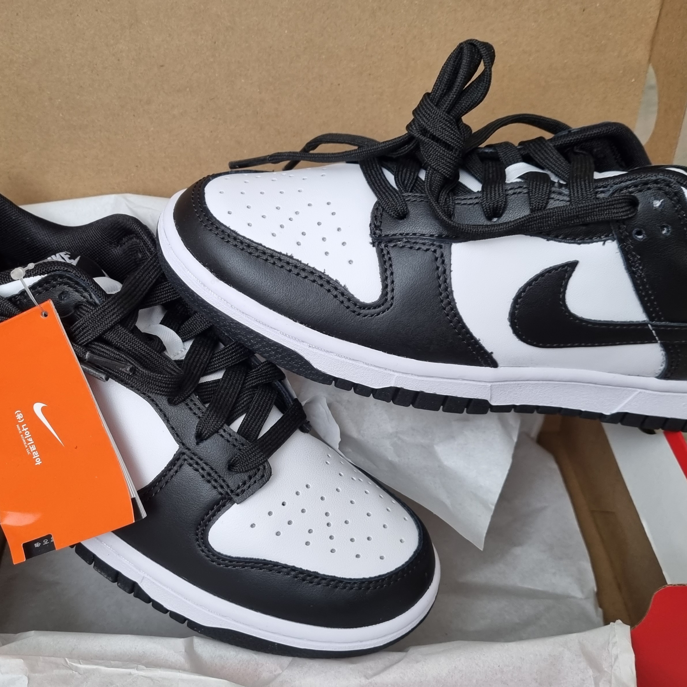 Nike Dunk Low Retro Black 착용 스타일