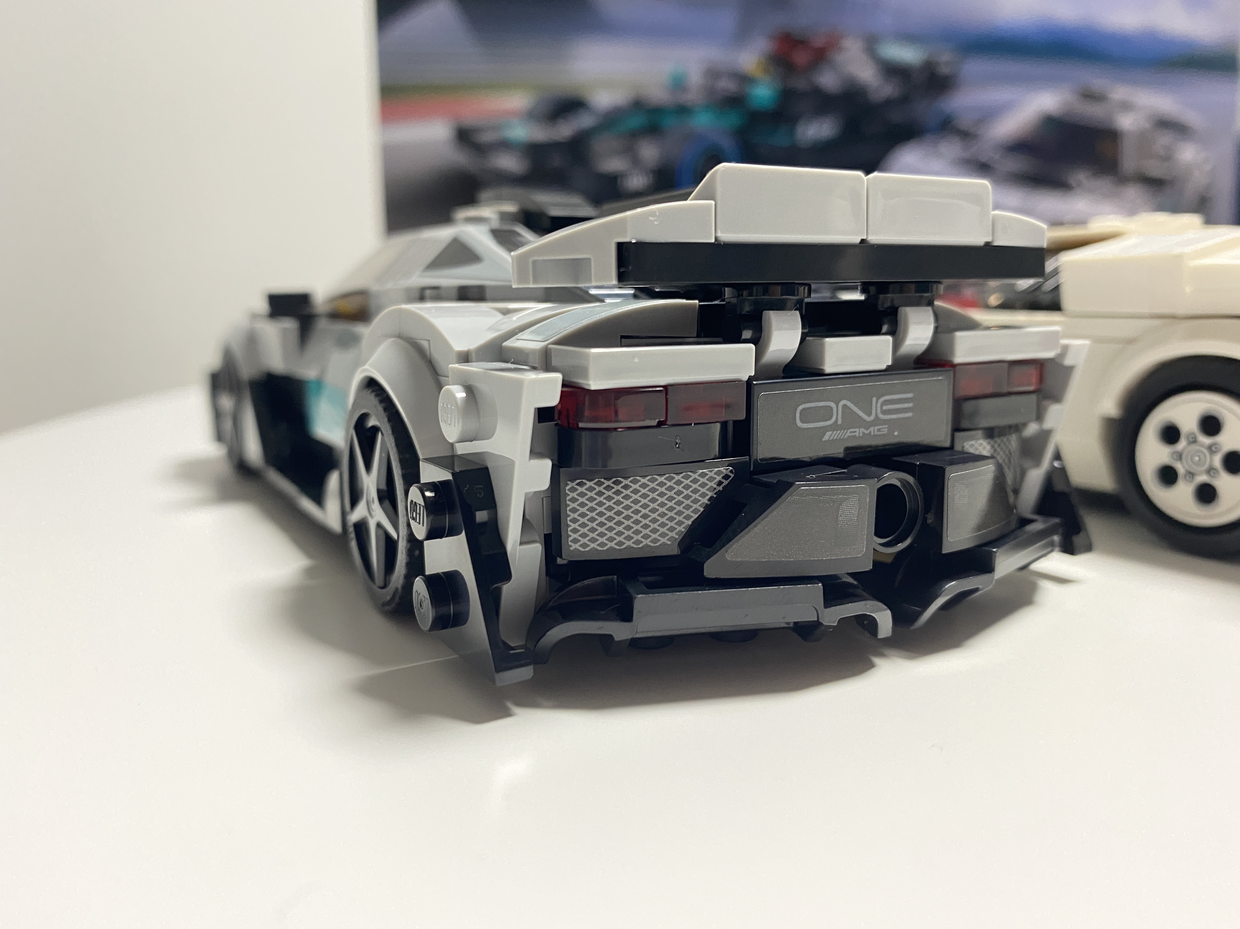 Lego Mercedes-AMG F1 W12 E Performance & Mercedes-AMG Project One 착용 스타일 - 4