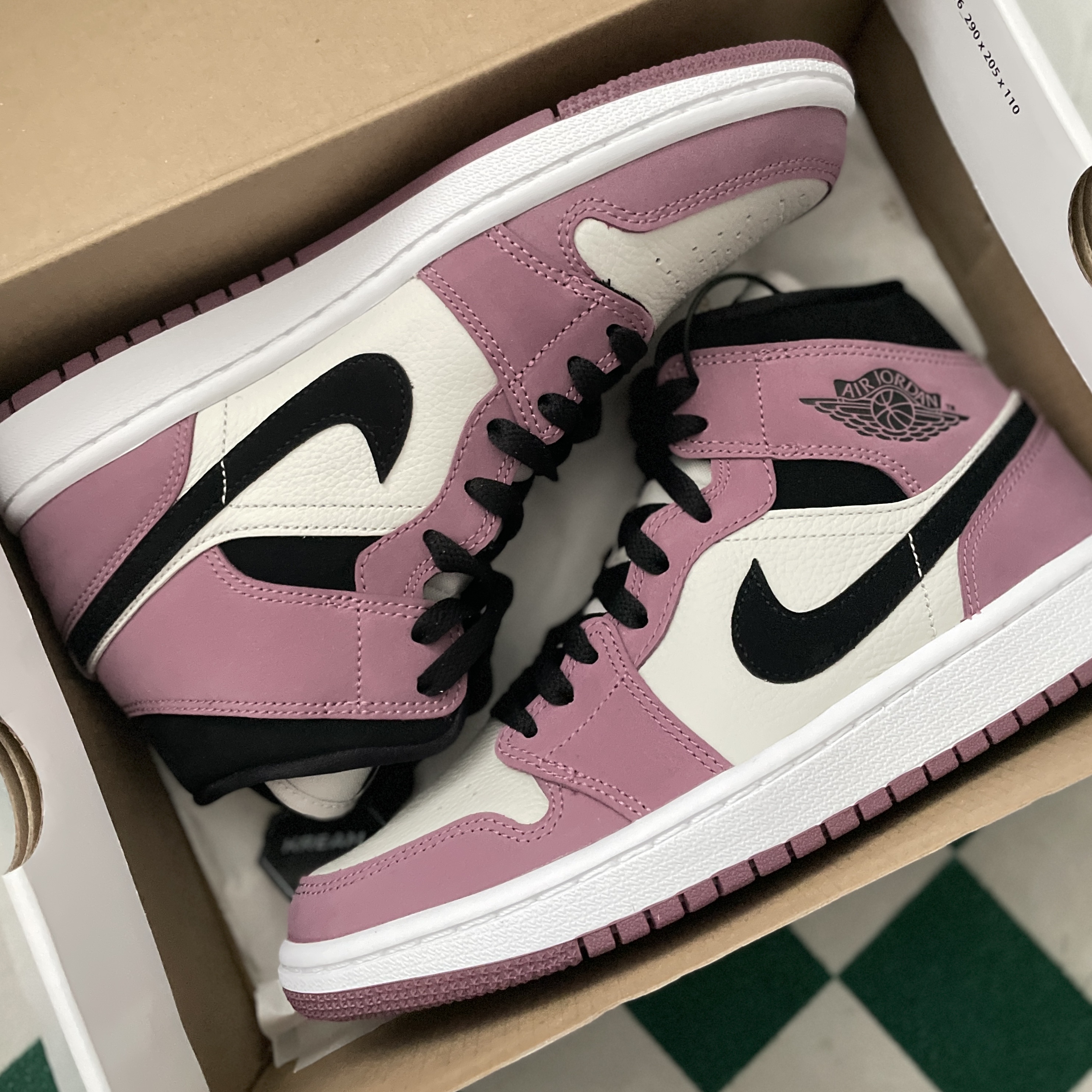 (W) Jordan 1 Mid SE Light Mulberry 착용 스타일 - 3