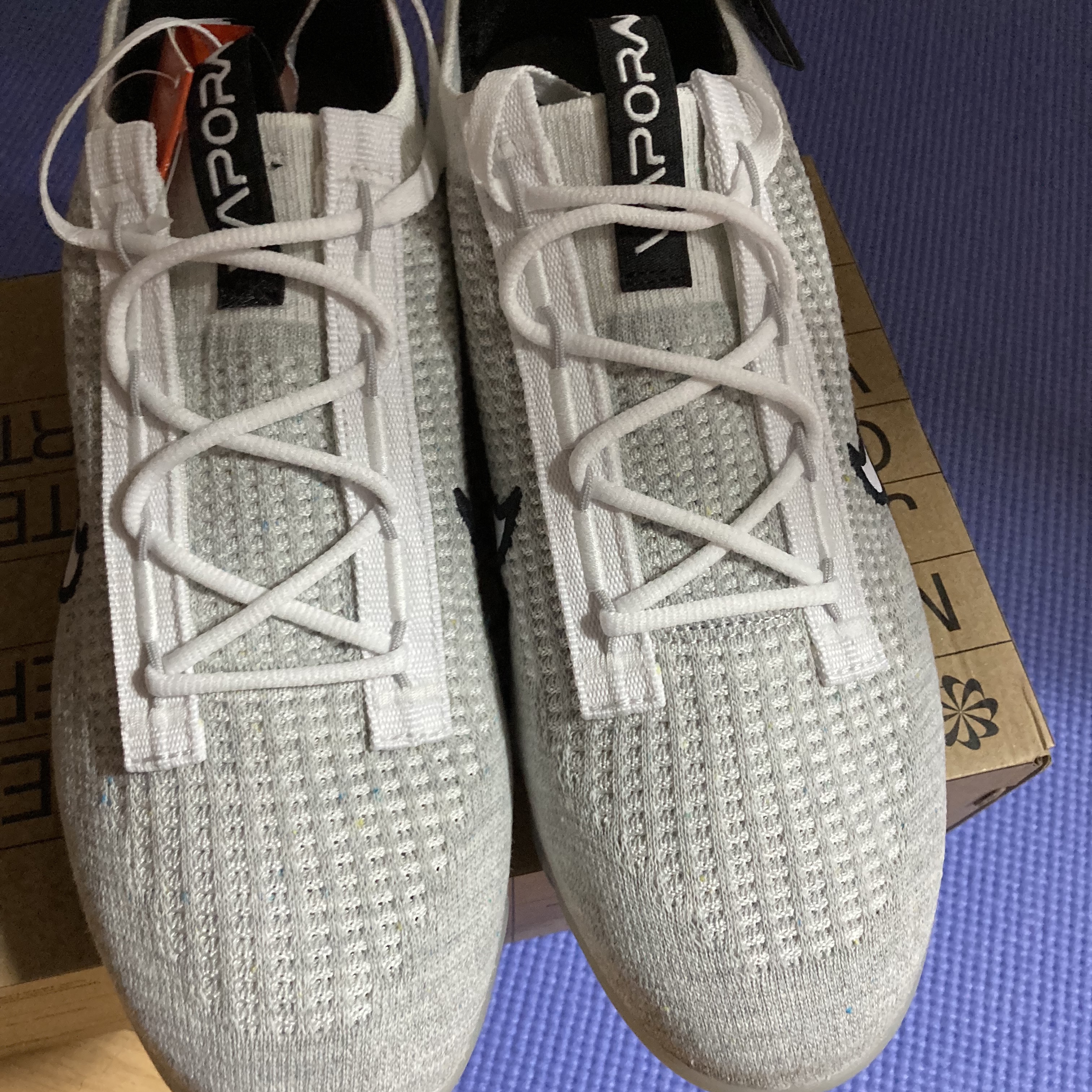 Nike Air VaporMax 2021 Flyknit White 착용 스타일