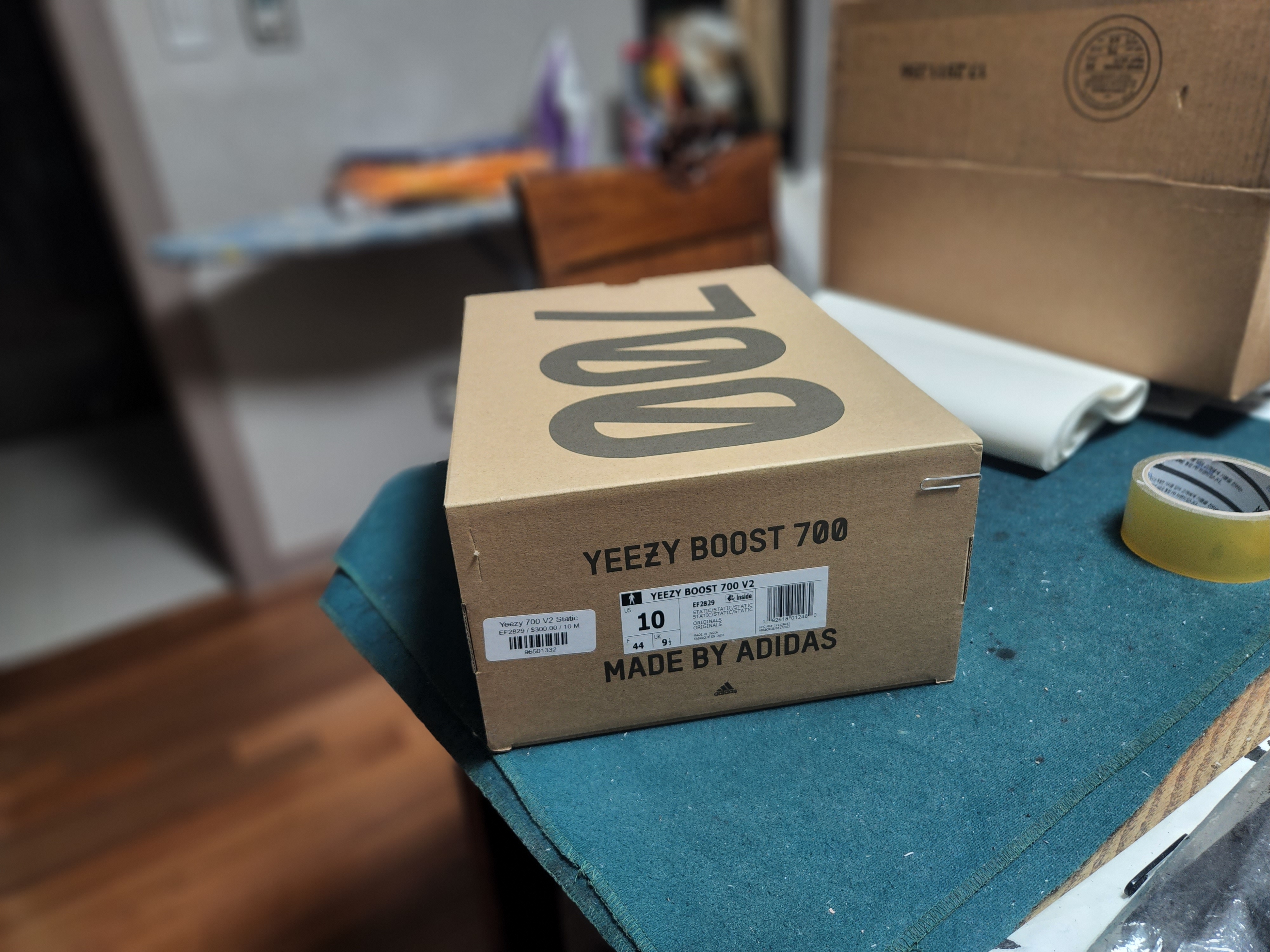 Adidas Yeezy Boost 700 V2 Static 2022 착용 스타일 - 5