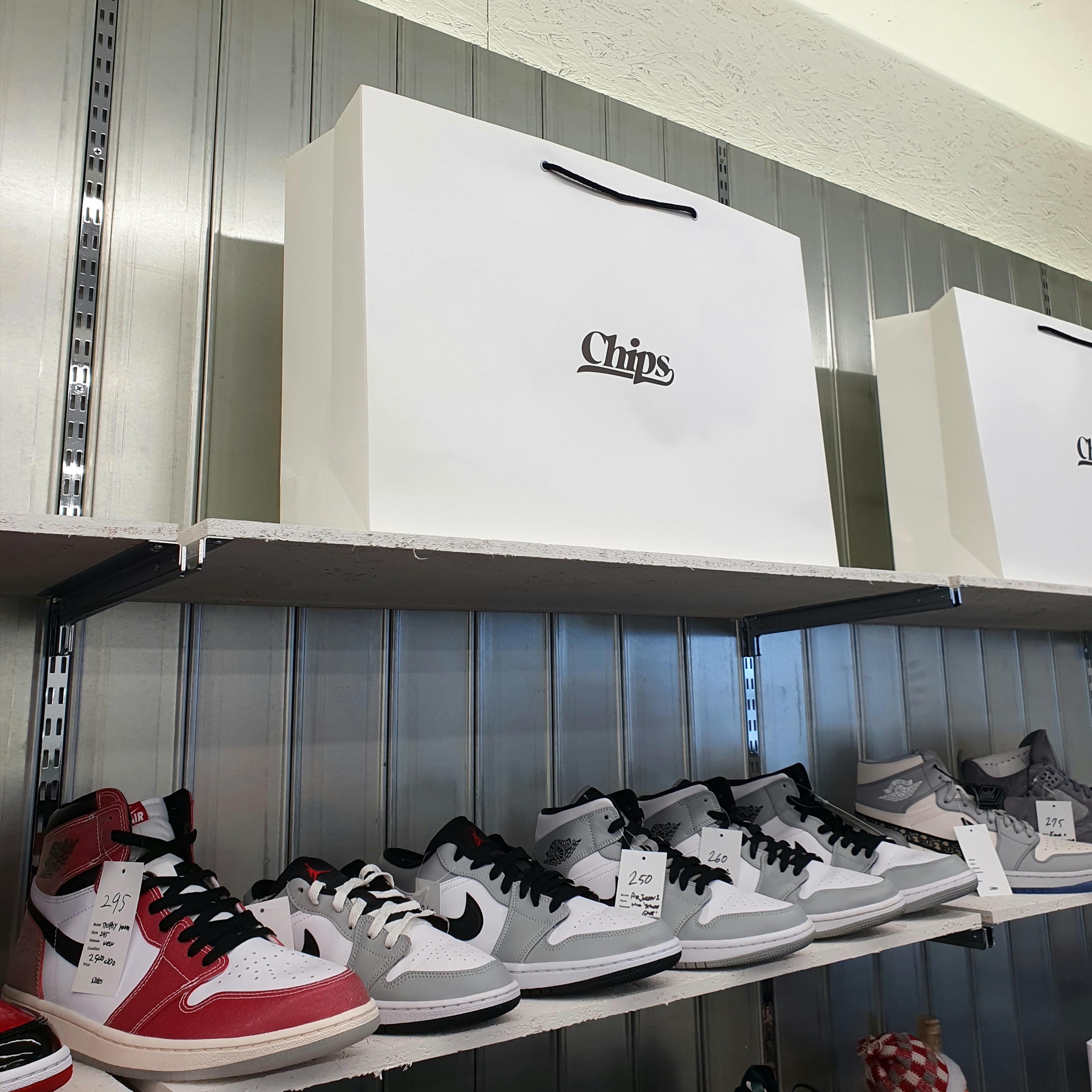 Jordan 1 x Trophy Room Retro High OG SP Chicago, Jordan 1 Low Light Smoke Grey 착용 스타일